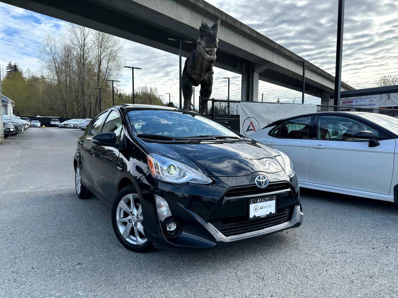 2016 Toyota Prius c C - Backup Camera, Alloy Wheels, A/C