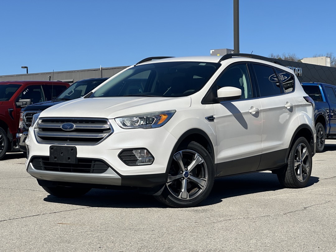 2017 Ford Escape SE - 4WD, Navigation, Leather Plus