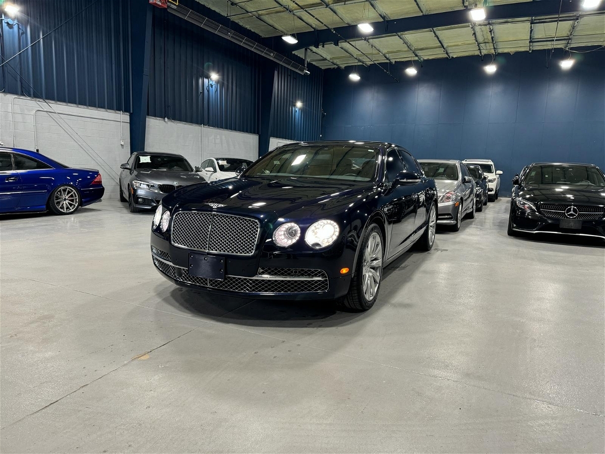 2014 Bentley Flying Spur 12cyl Turbo AWD, Low Km, Message Seats , Dealer Se
