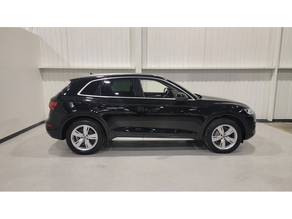 Audi Q5 2018 Air conditioner, Navigation system, Electric mirrors, Power Seats, Electric windows, Speed regulator, Heated mirrors, Heated seats, Leather interior, Electric lock, Bluetooth, Mechanically opening tailgate, Panoramic sunroof, , rear-view camera, Adjustable power seat, Heated steering wheel, Steering wheel radio controls