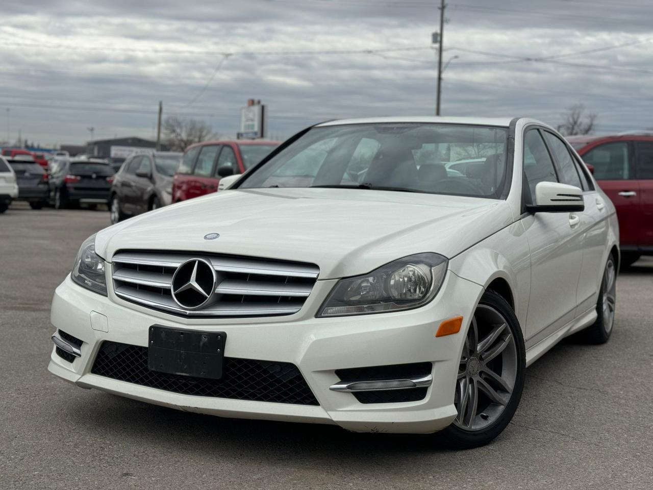 2012 Mercedes-Benz C-Class C 250 4MATIC / HTD LEATHER SEATS / SUNROOF