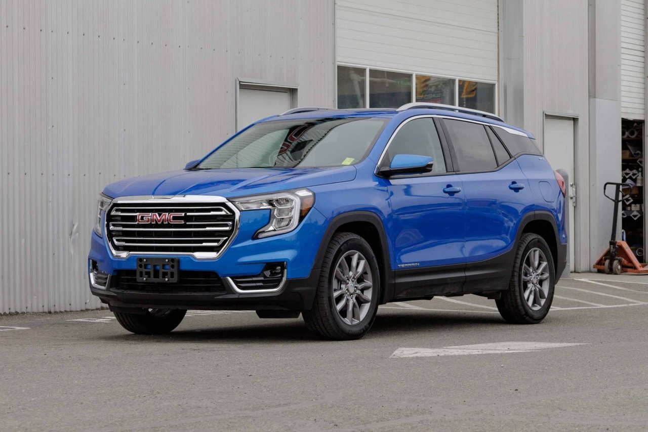 2024 GMC Terrain SLT Available for 3.49% up to 60 Months! / 