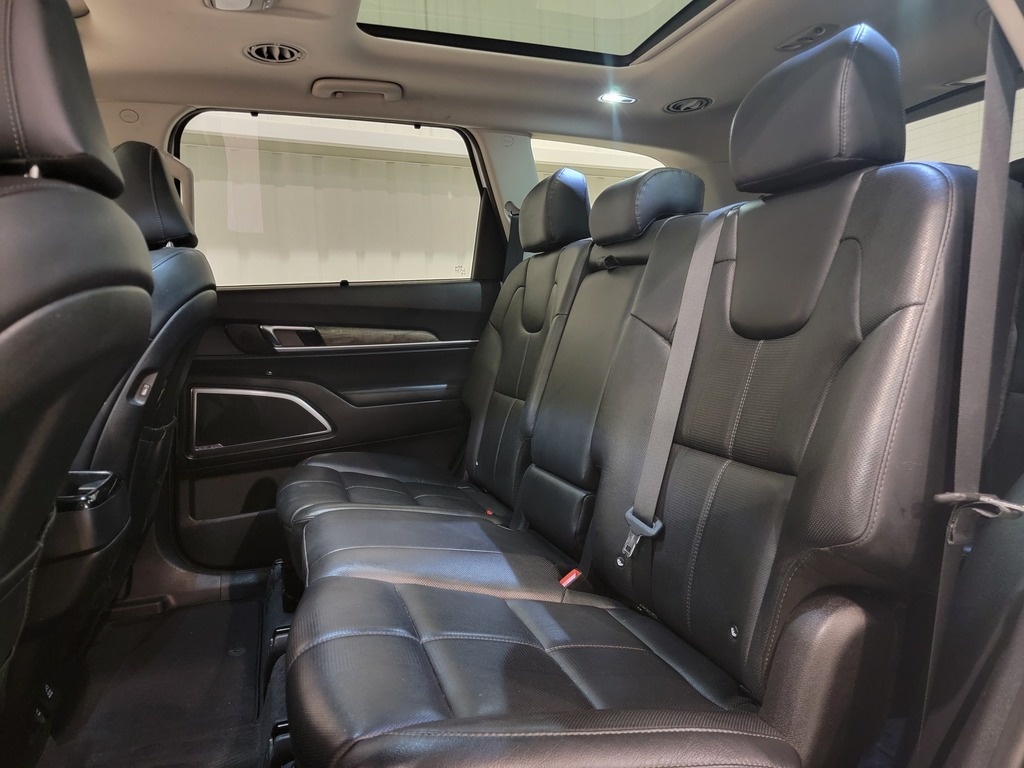 Kia Telluride 2020 Air conditioner, Navigation system, Electric mirrors, Power Seats, Electric windows, Speed regulator, Heated seats, Leather interior, Electric lock, Bluetooth, Mechanically opening tailgate, Panoramic sunroof, Third row seat, Ventilated seats, , rear-view camera, Adjustable power seat, Heated steering wheel, Steering wheel radio controls