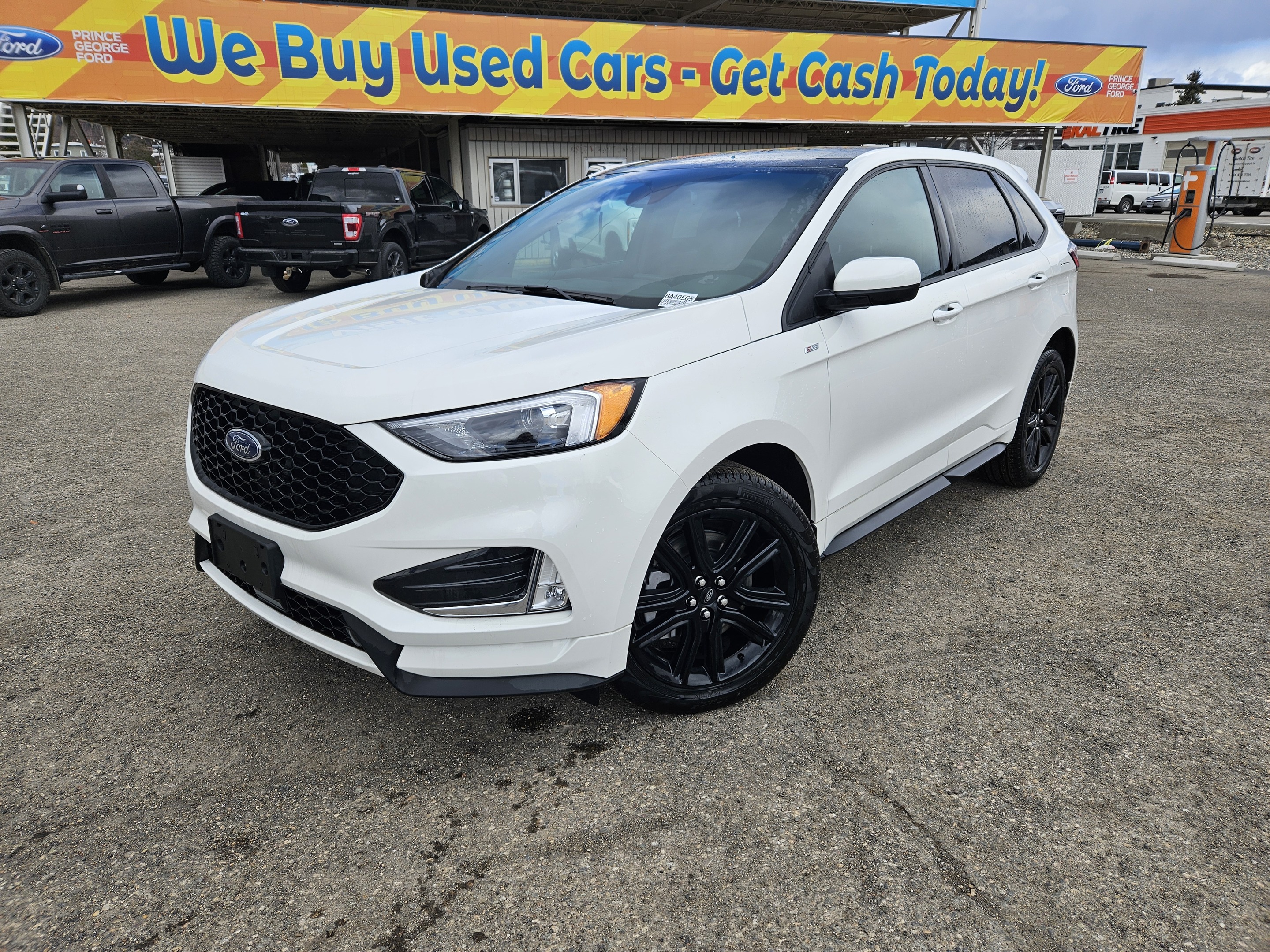 2024 Ford Edge ST Line | AWD | Class II Tow/Cold Weather Package