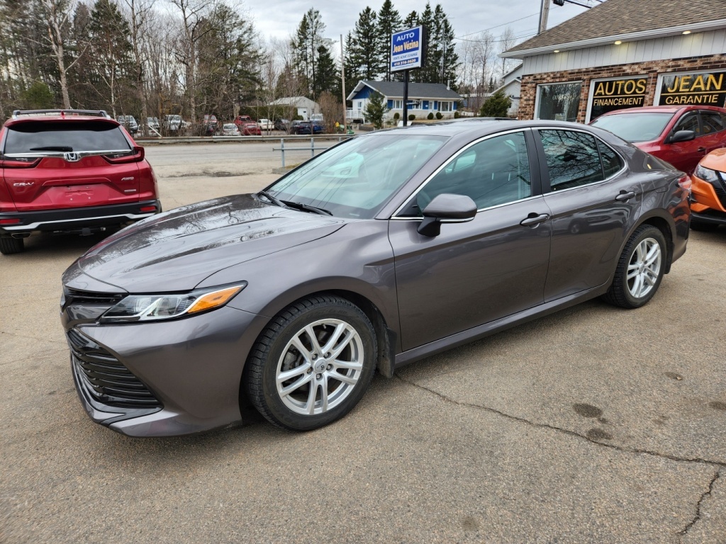 2019 Toyota Camry LE Bancs Chauffants Caméra Mags Bluetooth