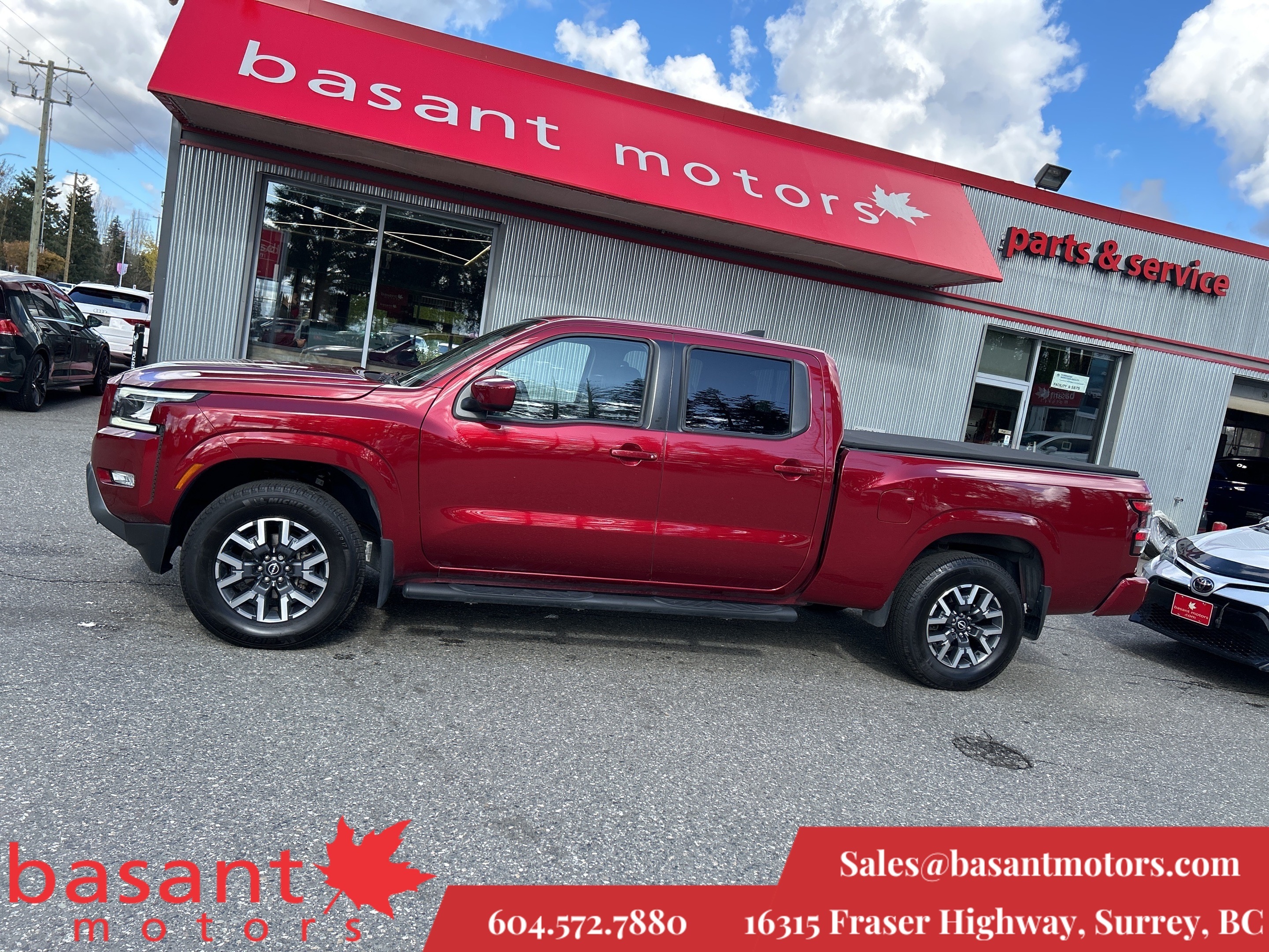 2022 Nissan Frontier SV, Low KMs, Heated Seats/Steering, Tonneau Cover!