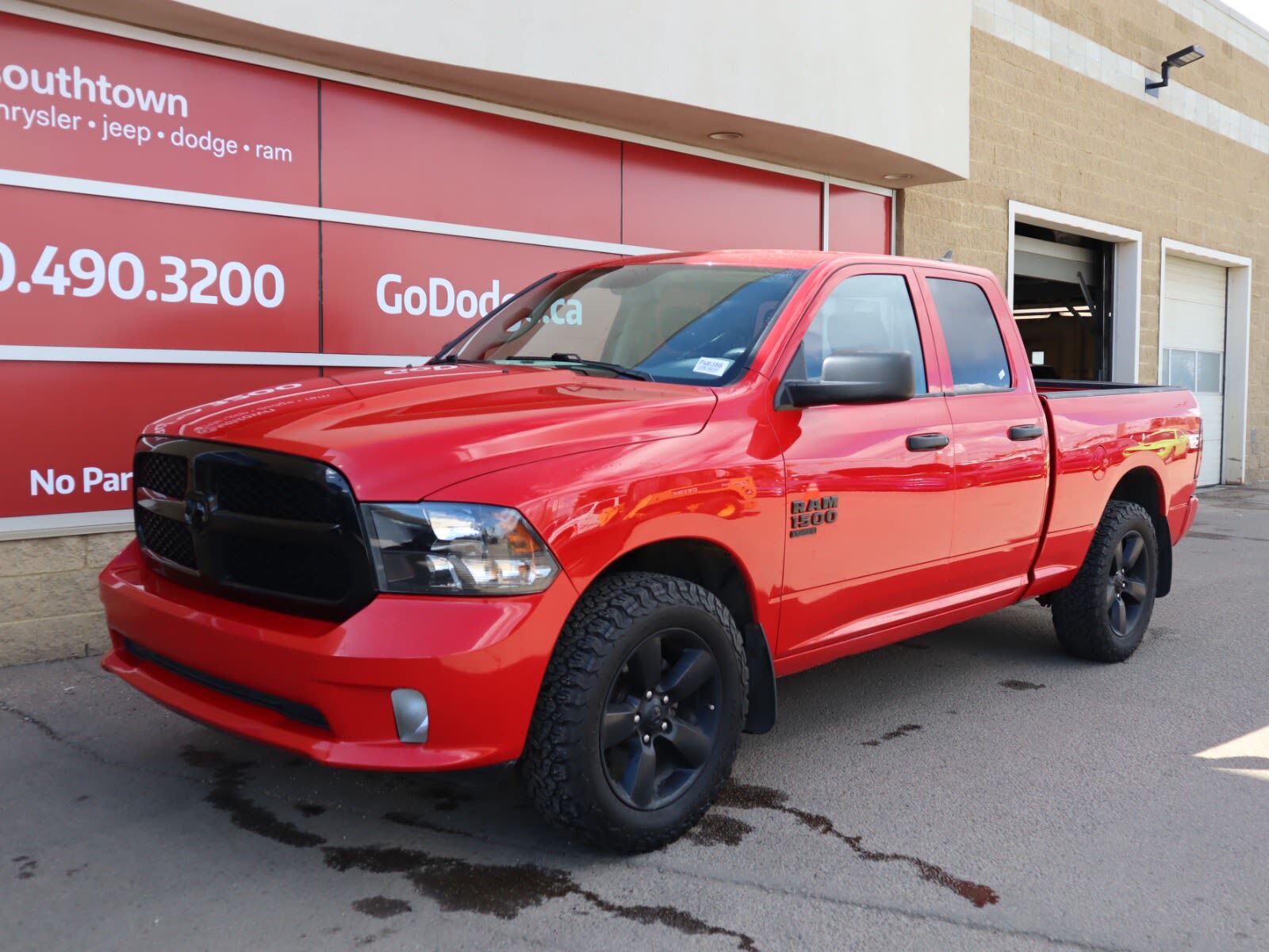 2019 Ram 1500 Classic EXPRESS NIGHT EDITION IN FLAME RED EQUIPPED WITH A