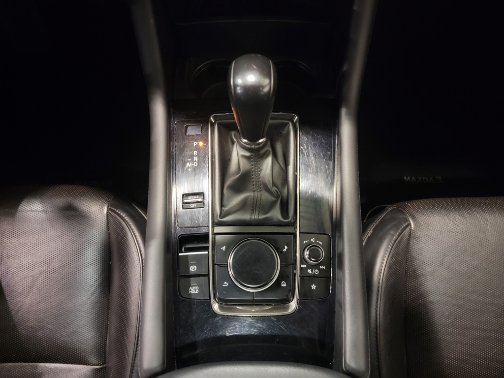 Mazda Mazda3 Sport 2021 Air conditioner, Heated seats, Sunroof, Speed regulator, Bluetooth, Front-wheel Drive, rear-view camera