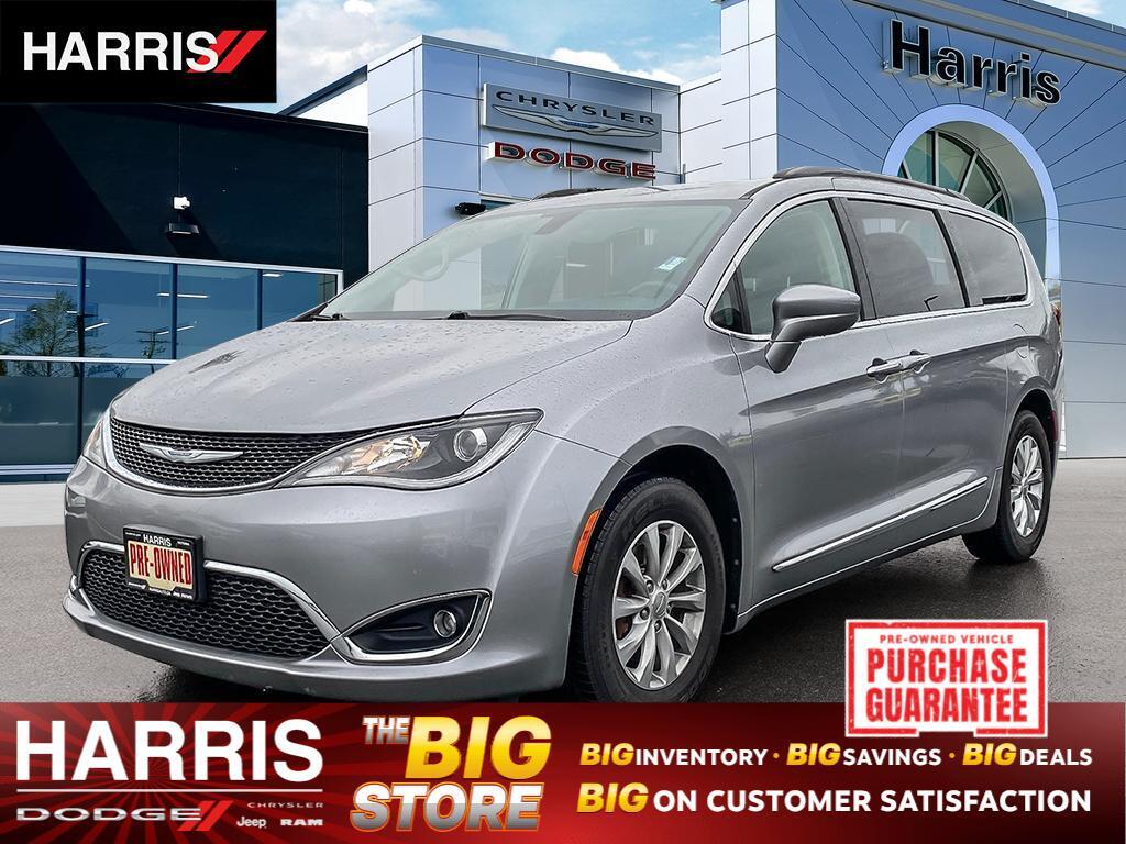 2017 Chrysler Pacifica 4dr Wgn Touring-L | One Owner! 