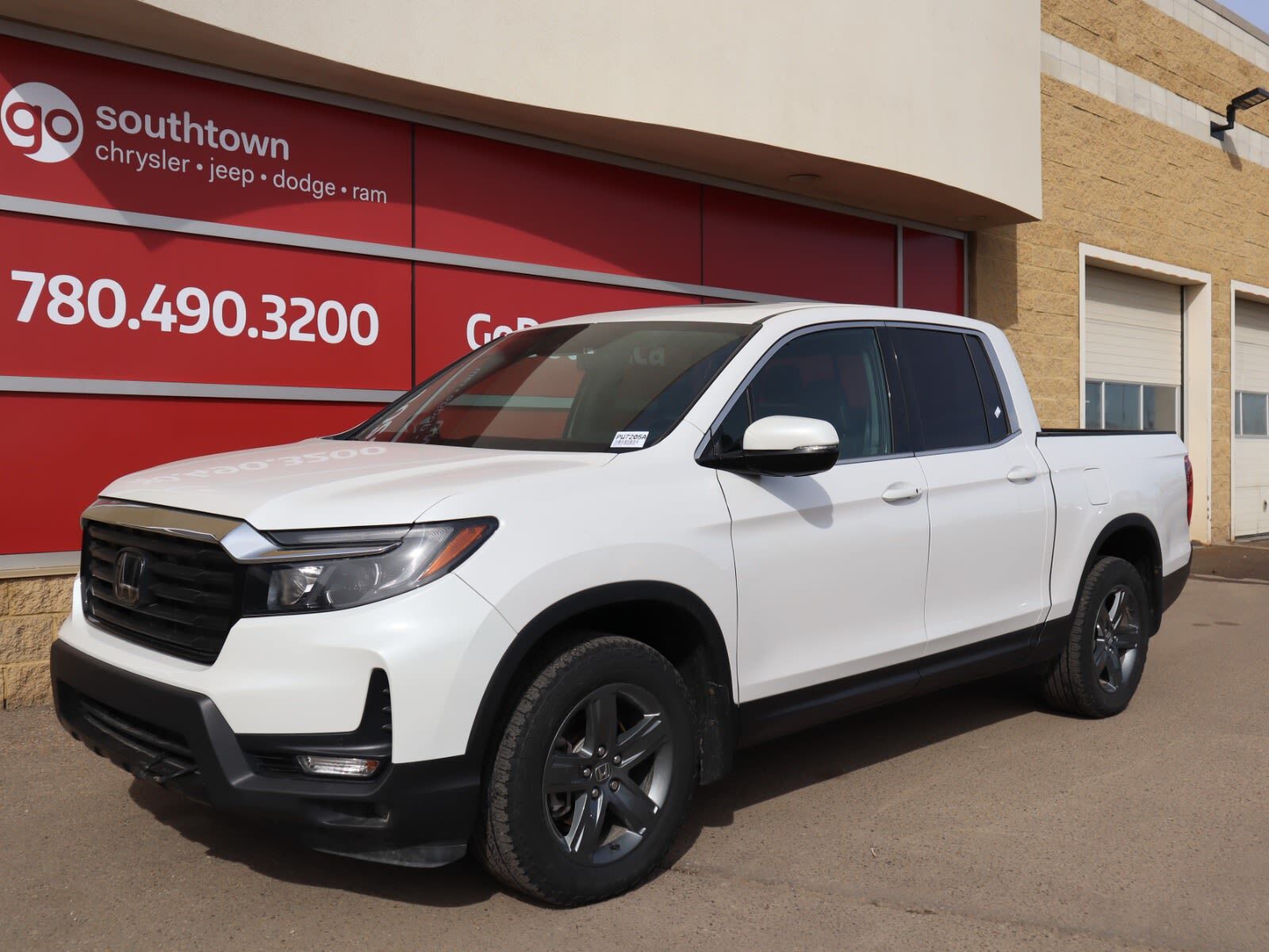 2022 Honda Ridgeline  TOURING IN WHITE EQUIPPED WITH A 280HP 3.5L VTEC 