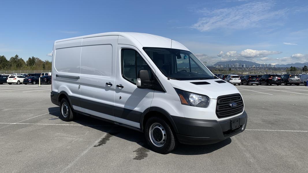2017 Ford Transit  Van 250 Van Medium Roof 148-inch Wheelbase Carpet Clea