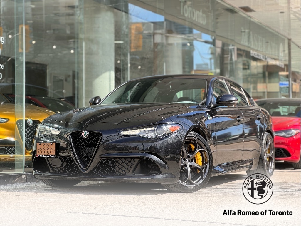 2017 Alfa Romeo Giulia QUADRIFOGLIO: 505HP|CARBON CERAMIC BRAKES|LOW KM
