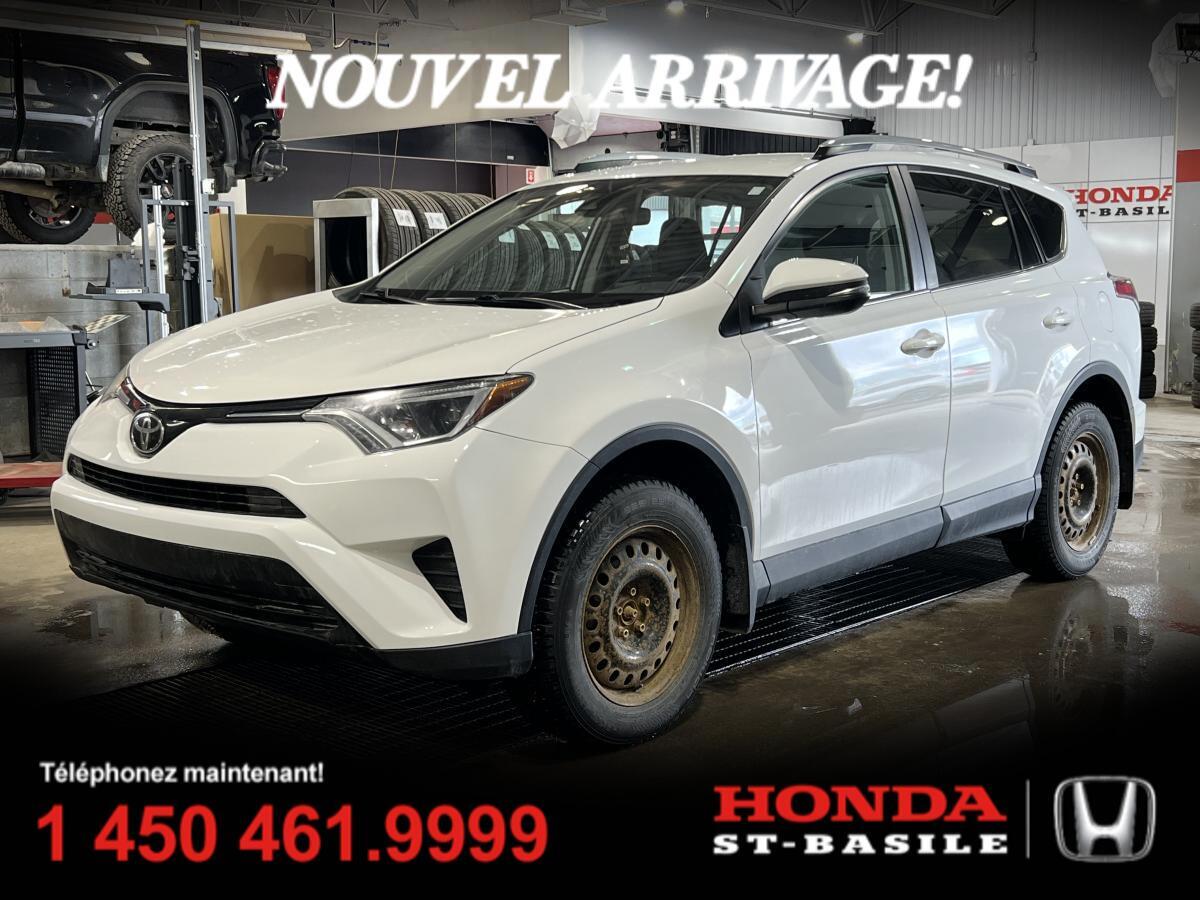 2018 Toyota RAV4 LE + AWD + CAMERA + A/C + MAGS + WOW !!