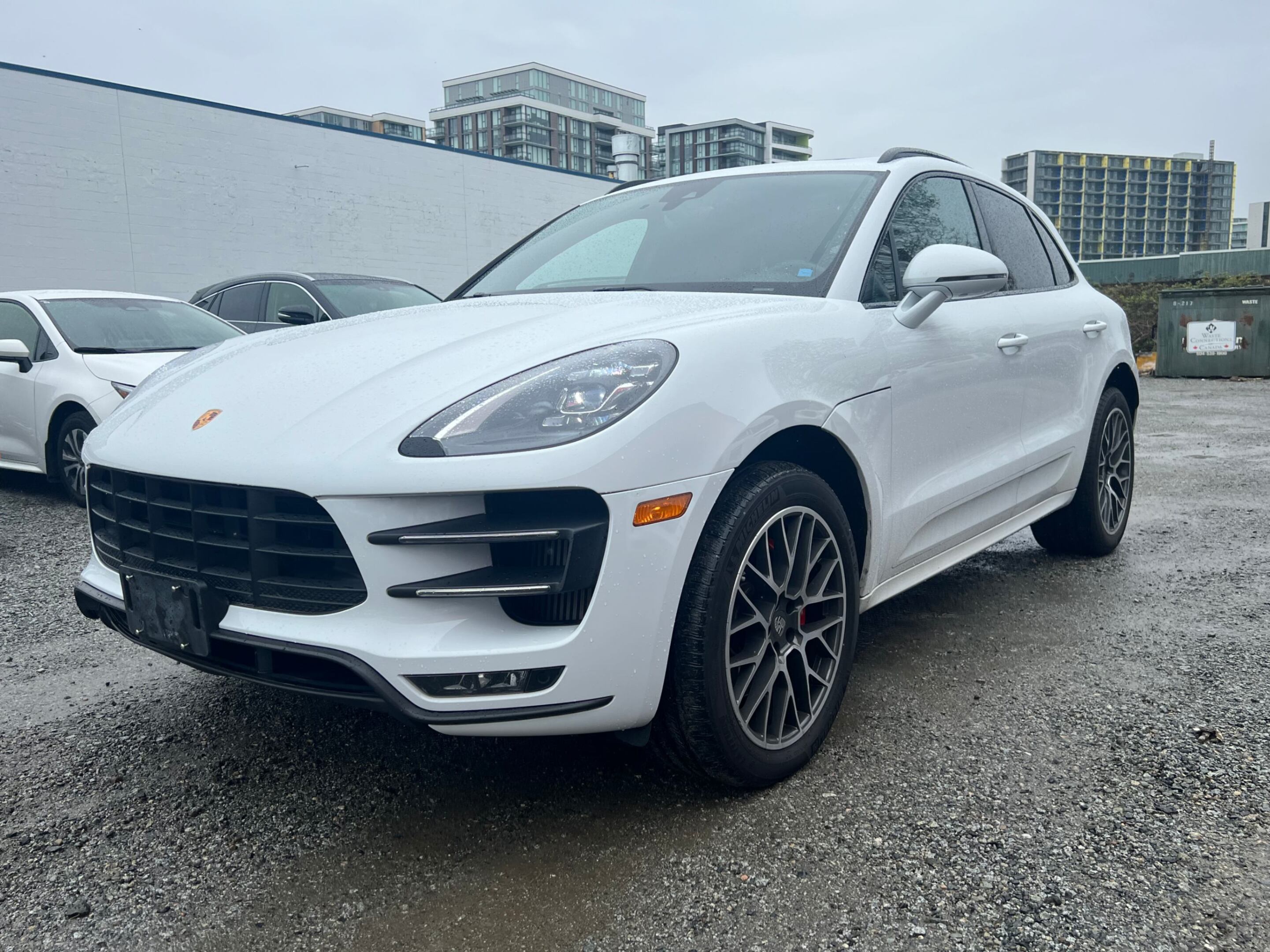 2017 Porsche Macan AWD 4dr Turbo/ BC LOCAL CAR/ NO ACCIDENT/ LOW MILE