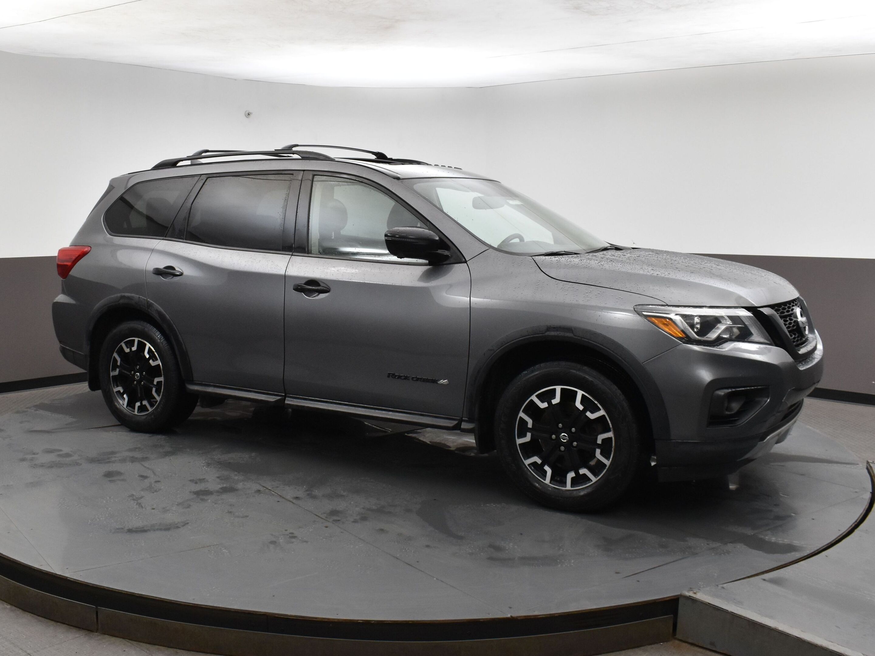 2020 Nissan Pathfinder SL ROCK CREEK with Navigation , sunroof, touch scr