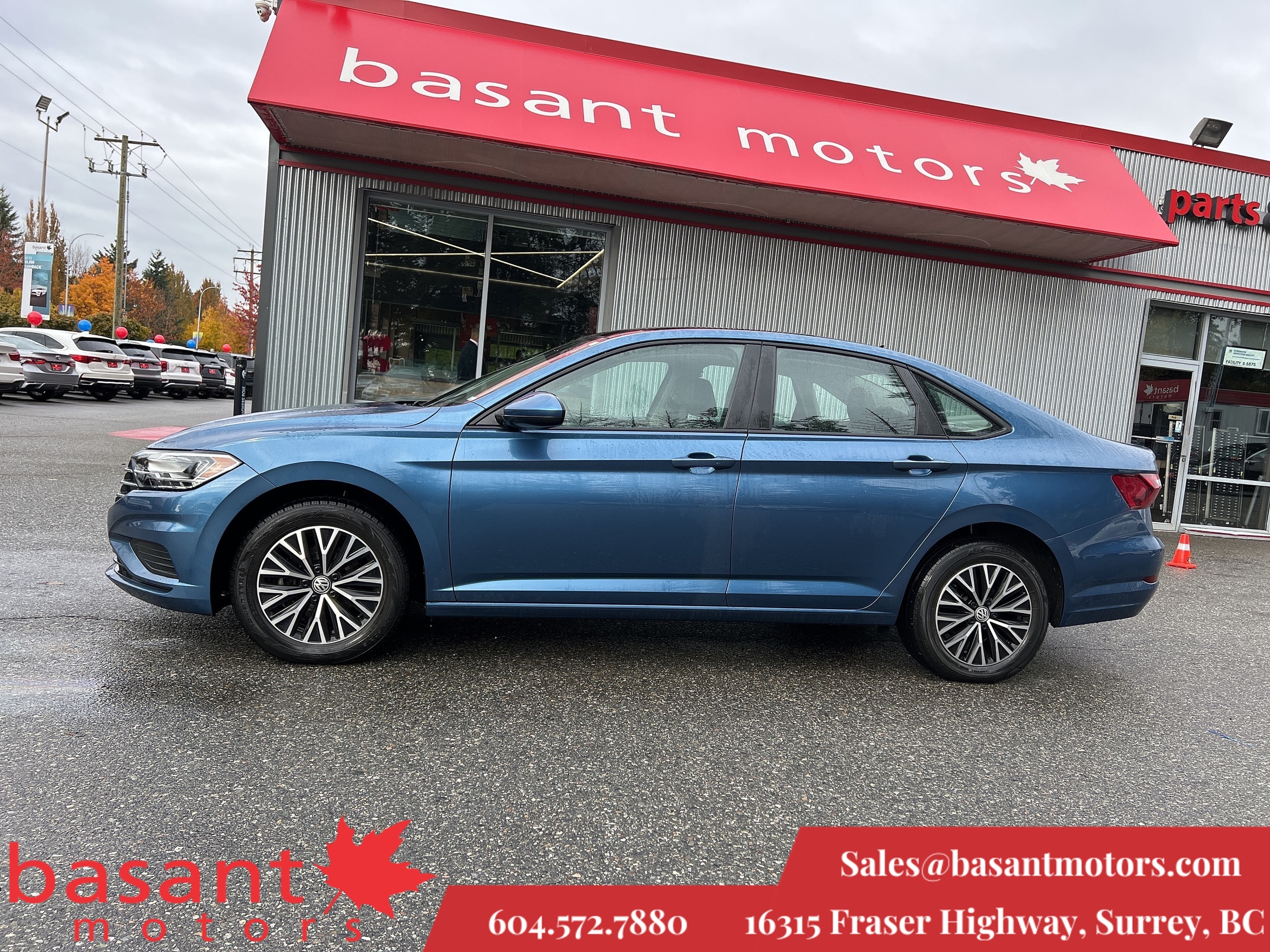 2020 Volkswagen Jetta Highline, Sunroof, Leather, Low KMs!!