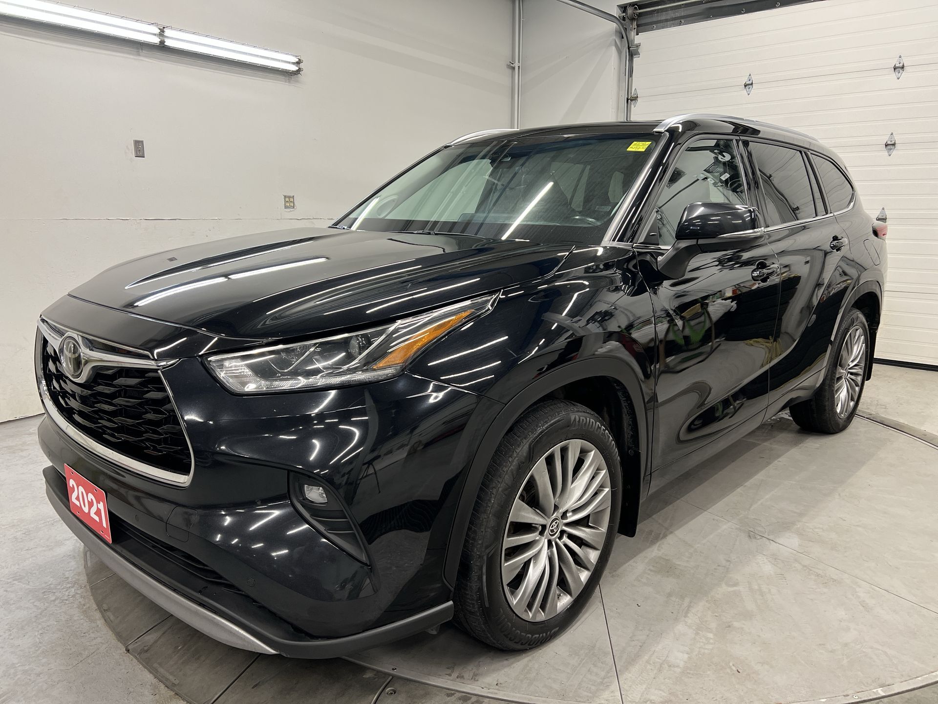 2021 Toyota Highlander PLATINUM AWD | 7 PASS | PANO ROOF | COOLED LEATHER