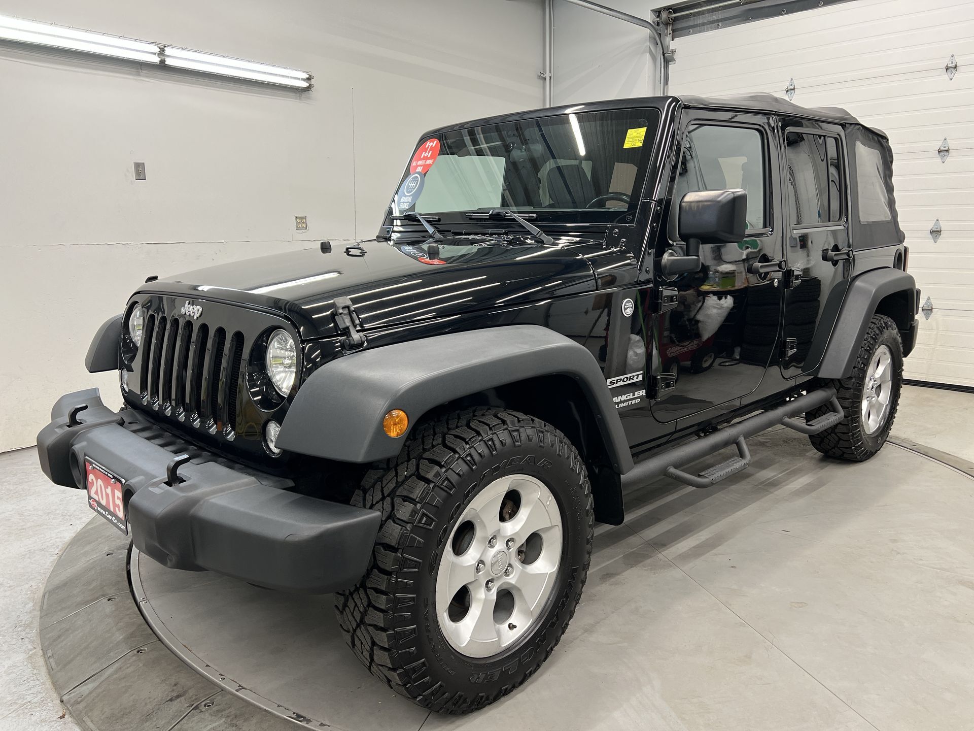 2015 Jeep WRANGLER UNLIMITED 4X4 4DR | 6-SPEED| RUNNING BOARDS| TOW PKG| ALLOYS