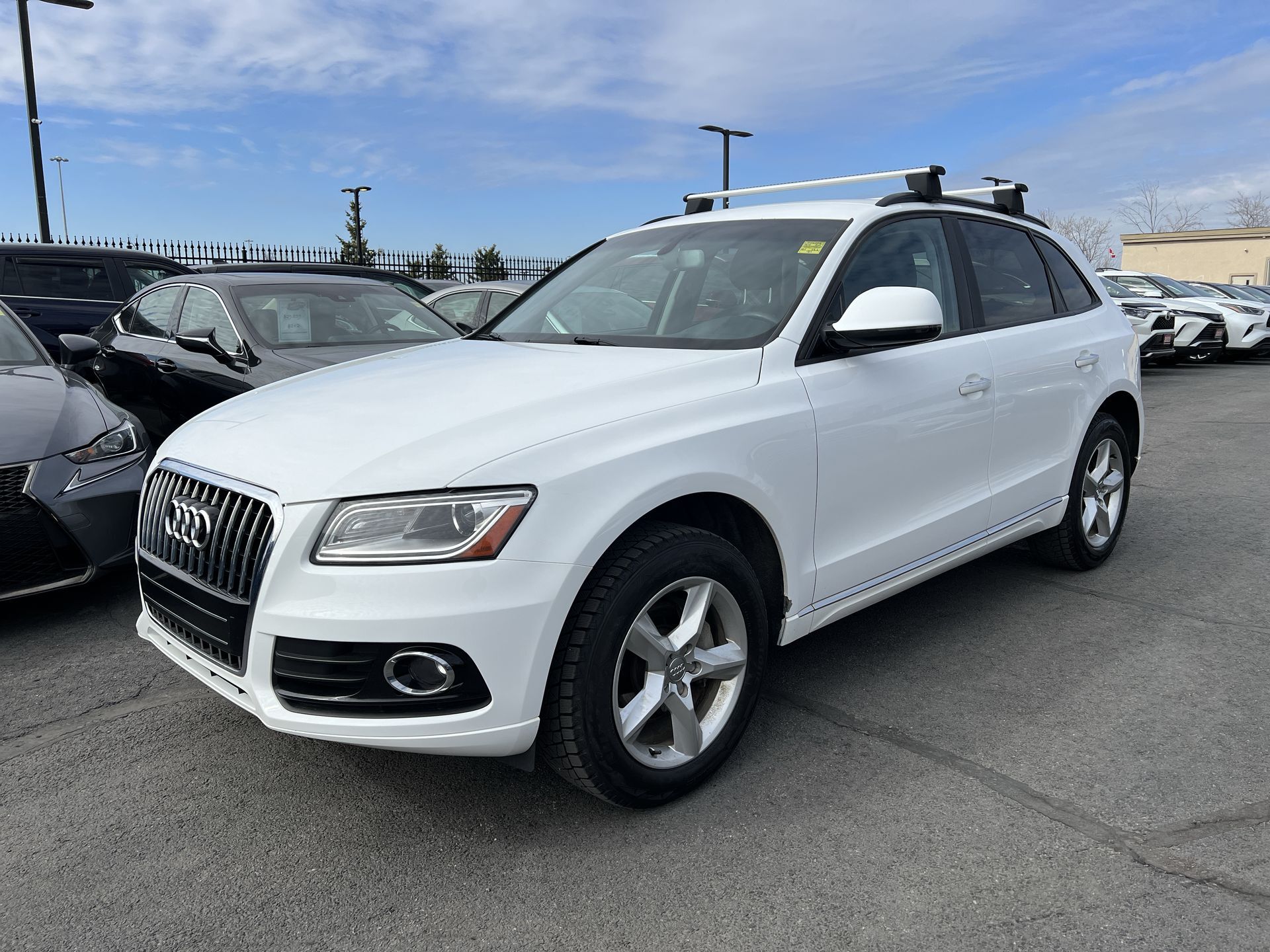 2016 Audi Q5 AWD | HEATED LEATHER | BLUETOOTH | LOW KMS!