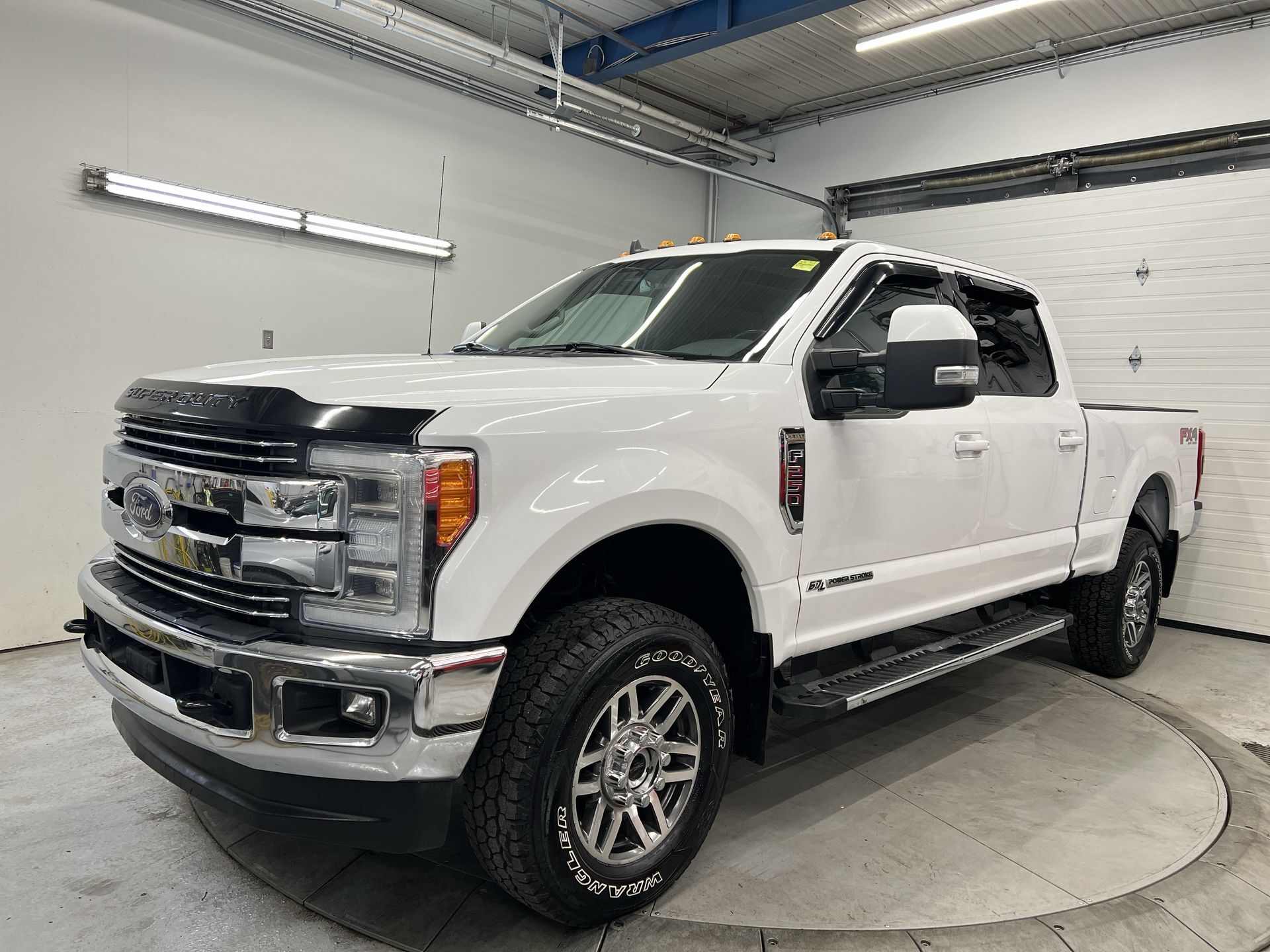 2019 Ford F-250 LARIAT 4x4| CREW| POWERSTROKE| PANO ROOF| LEATHER