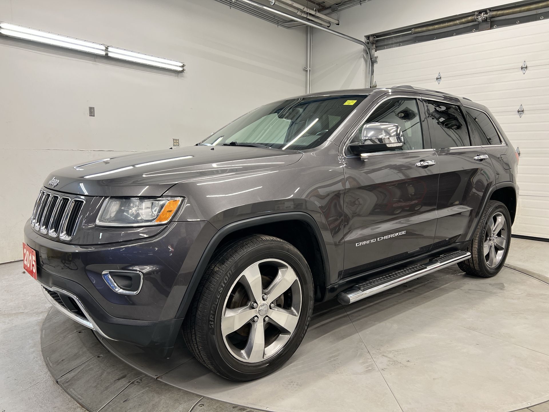 2015 Jeep Grand Cherokee LIMITED 4X4| LEATHER| SUNROOF| 8.4-IN SCREEN| NAV