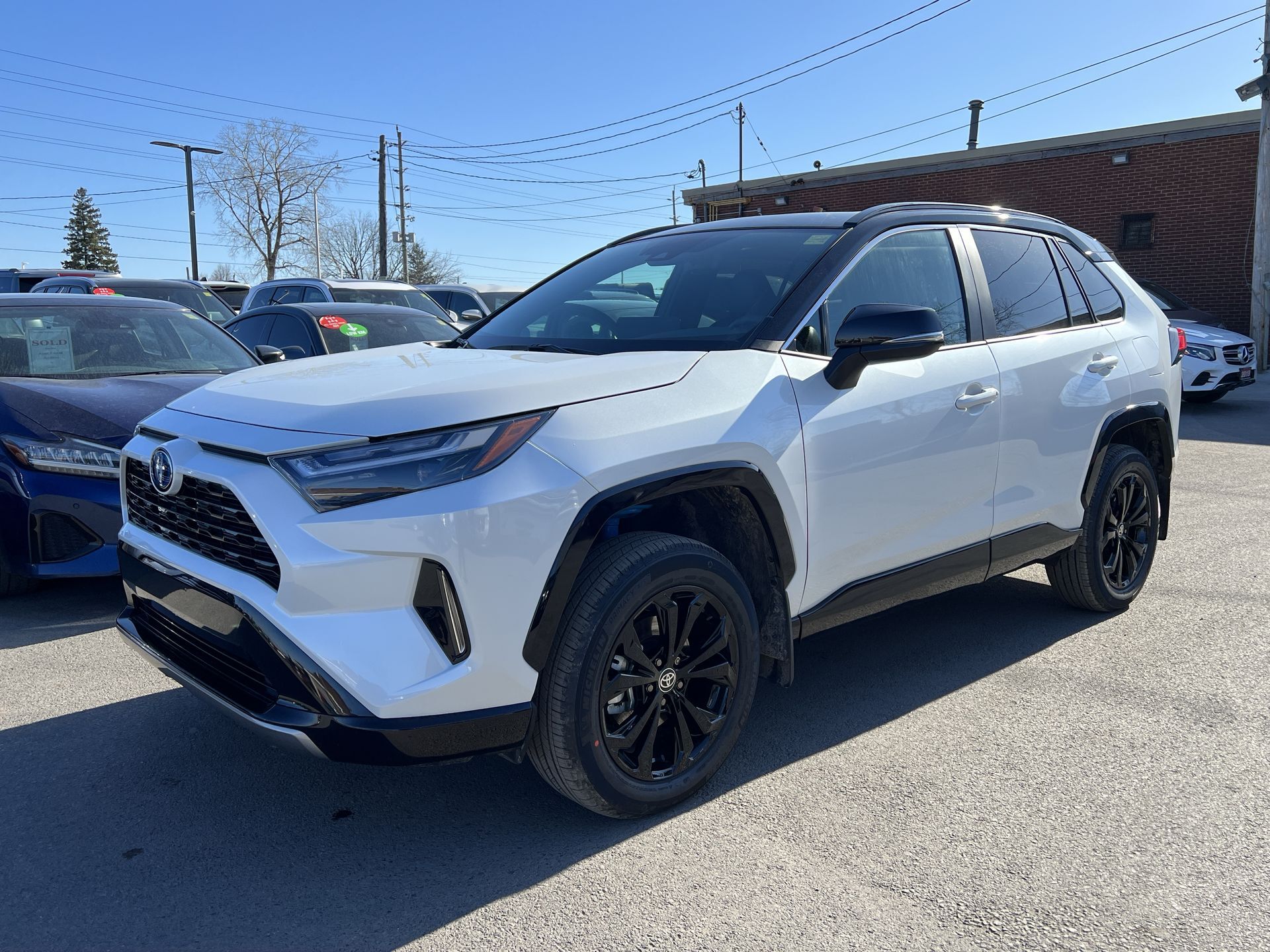 2024 Toyota RAV4 Hybrid XSE AWD | SUNROOF | HTD LEATHER | ONLY 1,000 KMS!