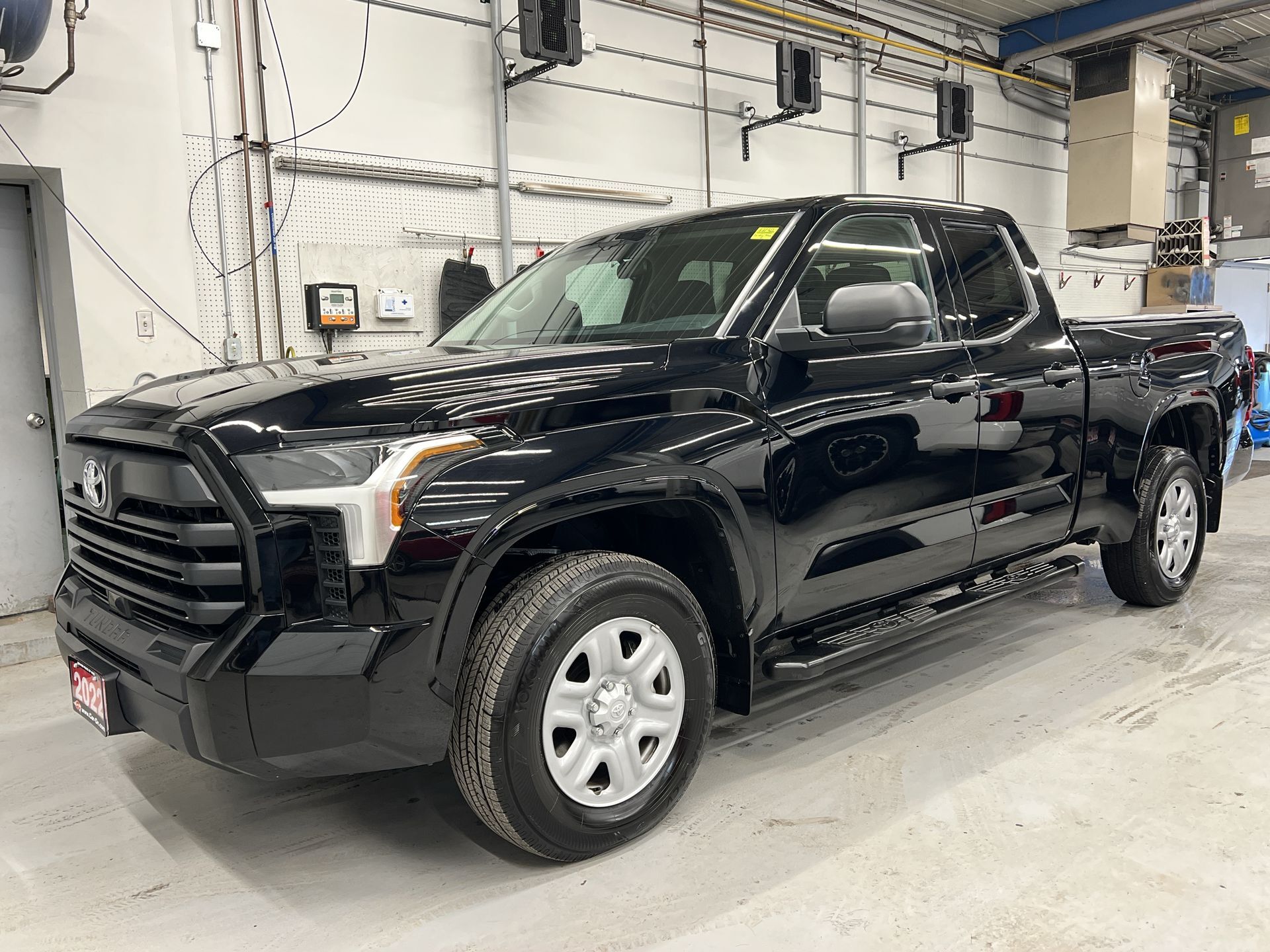 2022 Toyota Tundra 4x4| ONLY 2,200 KMS! | TONNEAU COVER |SAFETY SENSE