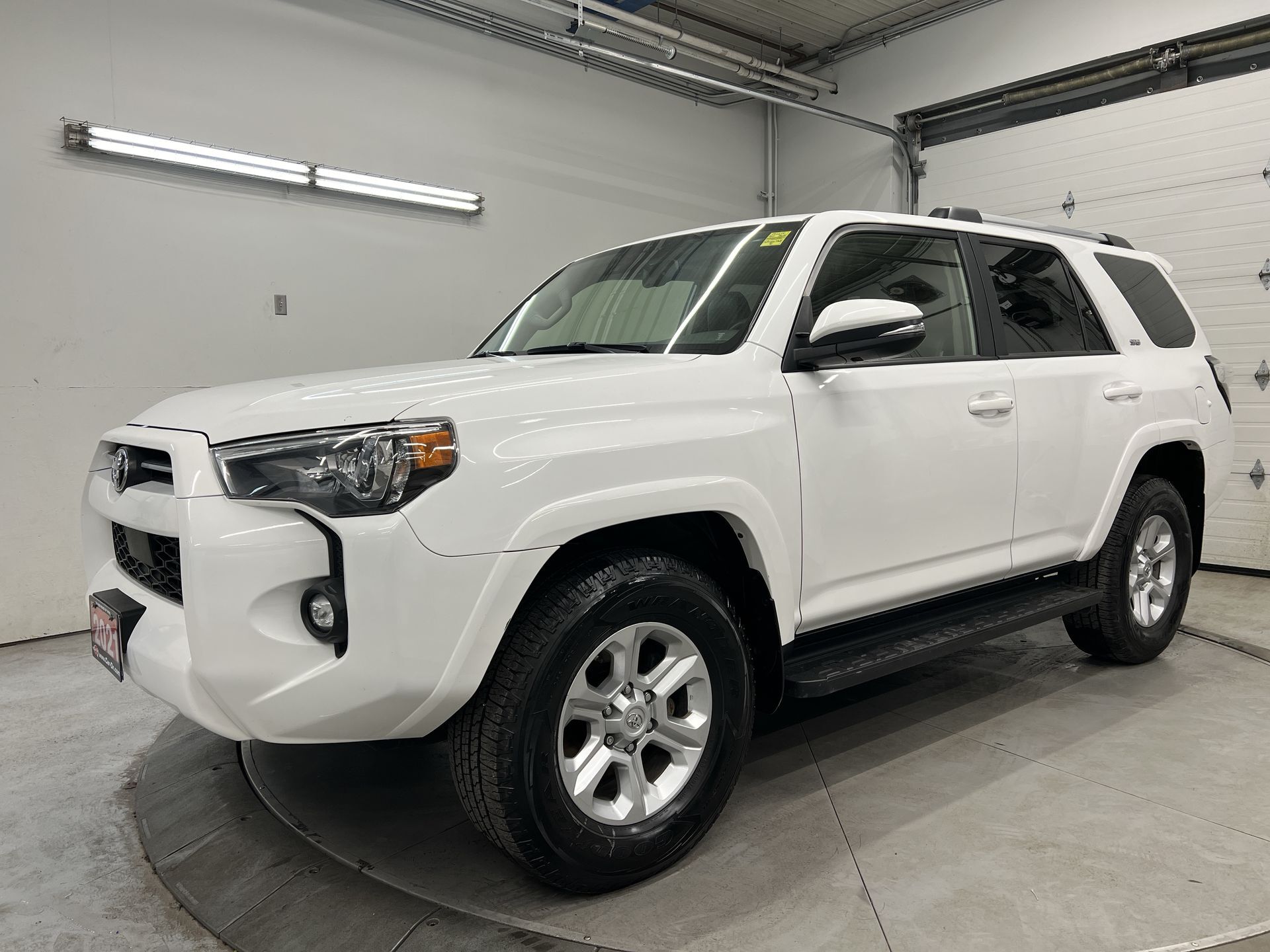 2021 Toyota 4Runner 7 PASS | LEATHER | SUNROOF | HTD SEATS | REAR CAM