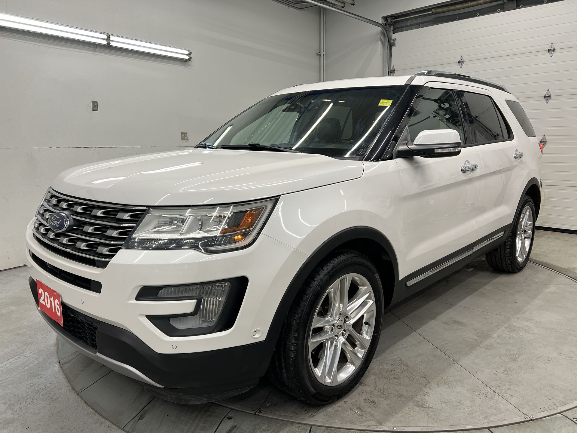 2016 Ford Explorer LIMITED 4x4 | PANO ROOF |LEATHER |BLIND SPOT | NAV
