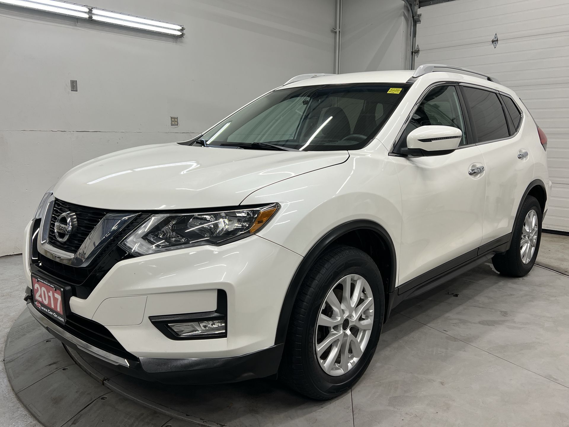 2017 Nissan Rogue SV AWD| REAR CAM | REMOTE START | ONLY 58,000 KMS!
