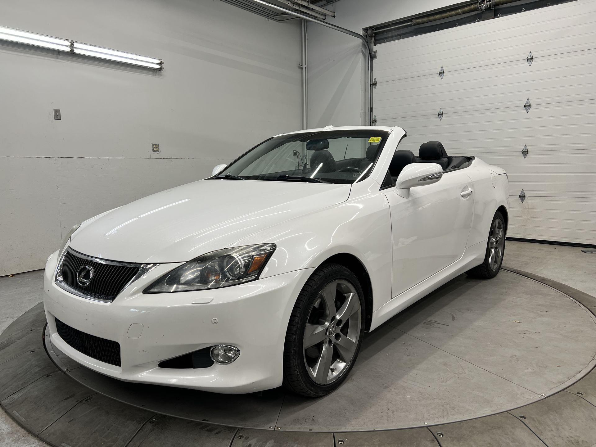 2011 Lexus IS 250C | CONVERTIBLE |LOW KMS! | COOLED LEATHER |NAV