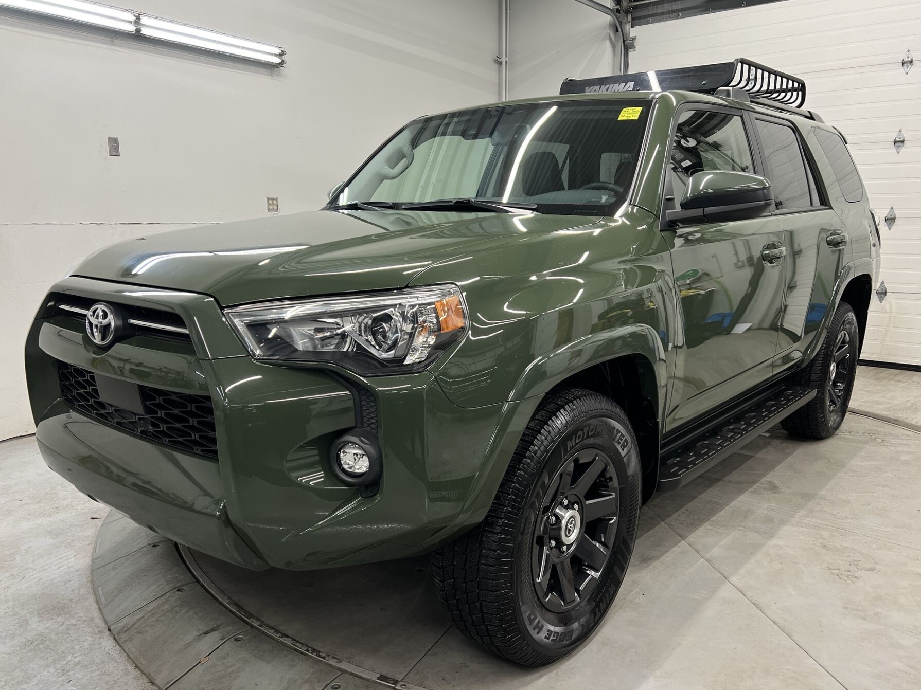 2021 Toyota 4Runner TRAIL 4x4 | LOW KMS! | ROOF BASKET | SAFETY SENSE