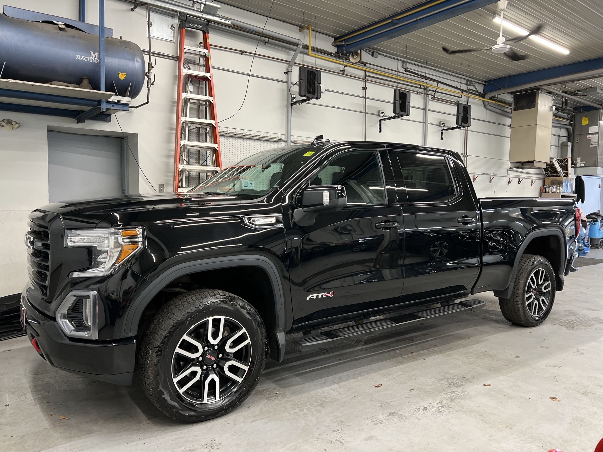 2022 GMC Sierra 1500 Limited AT4 DURAMAX DIESEL| CREW| COOLED LEATHER| MULTIPRO