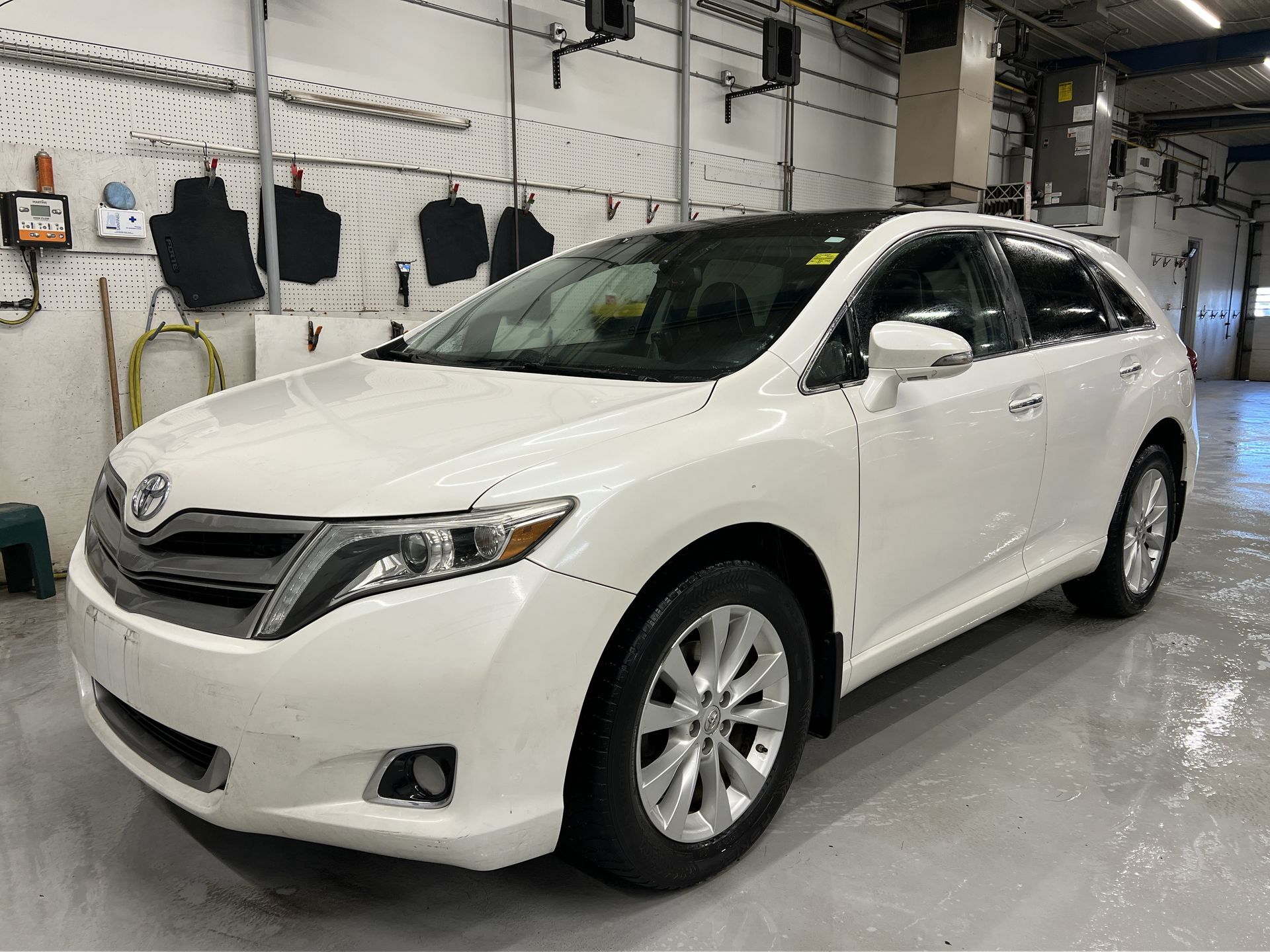 2014 Toyota Venza LIMITED AWD | PANO ROOF | LEATHER | NAV | REAR CAM
