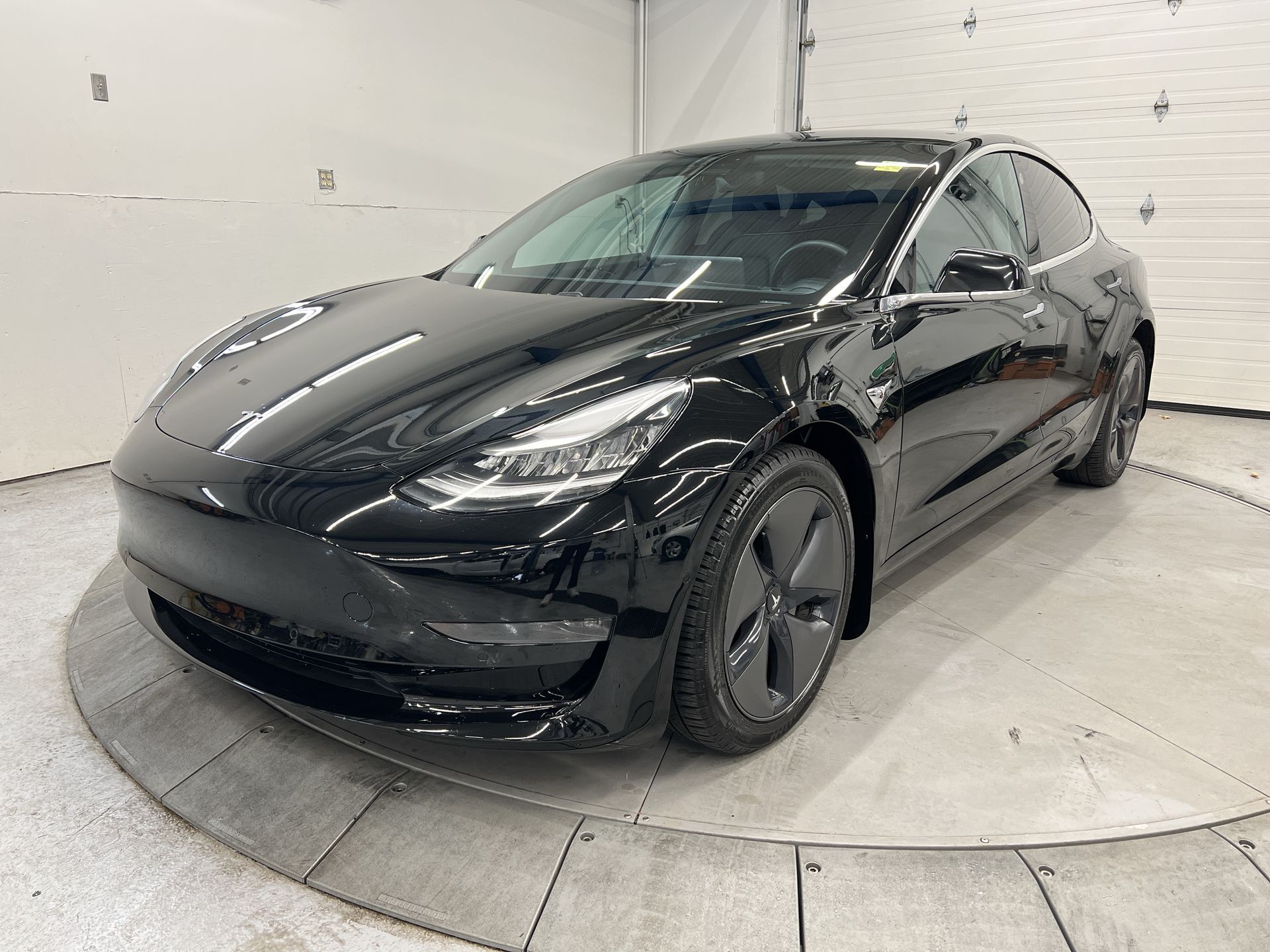 2020 Tesla Model 3 Long Range AWD | DUAL MOTOR | PANO ROOF |AUTOPILOT