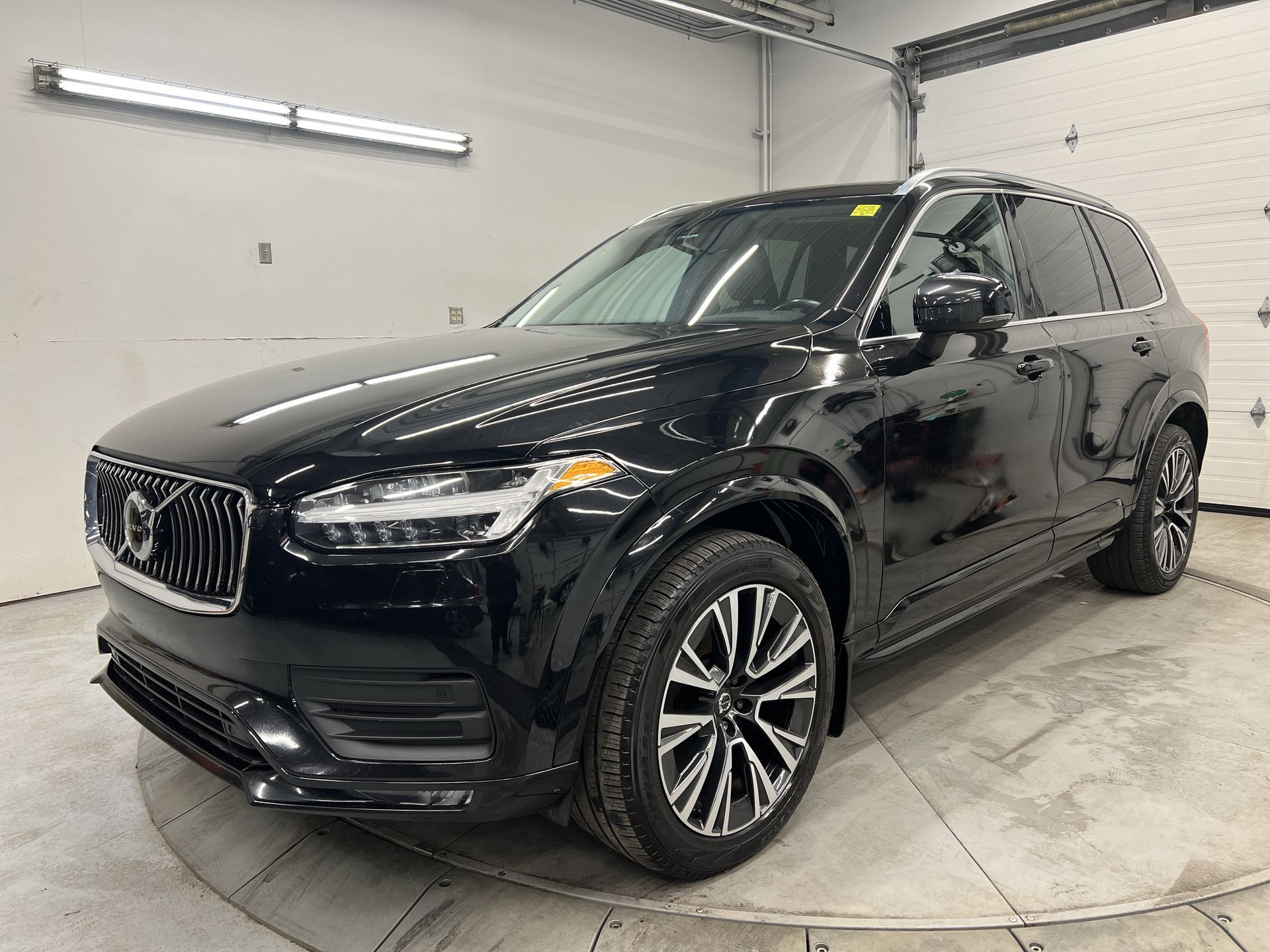 2021 Volvo XC90 T6 AWD | 6-PASS | PANO ROOF | HTD LEATHER | NAV