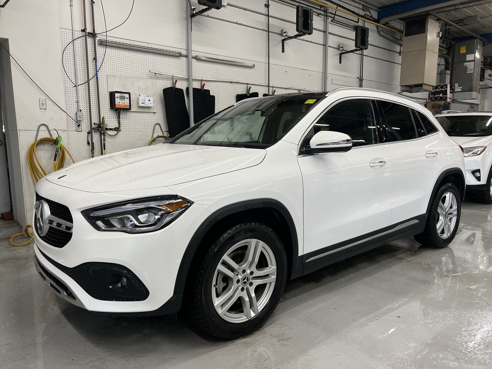 2023 Mercedes-Benz GLA-Class 250 | PANO ROOF | BLIND SPOT | CARPLAY | LOW KMS!