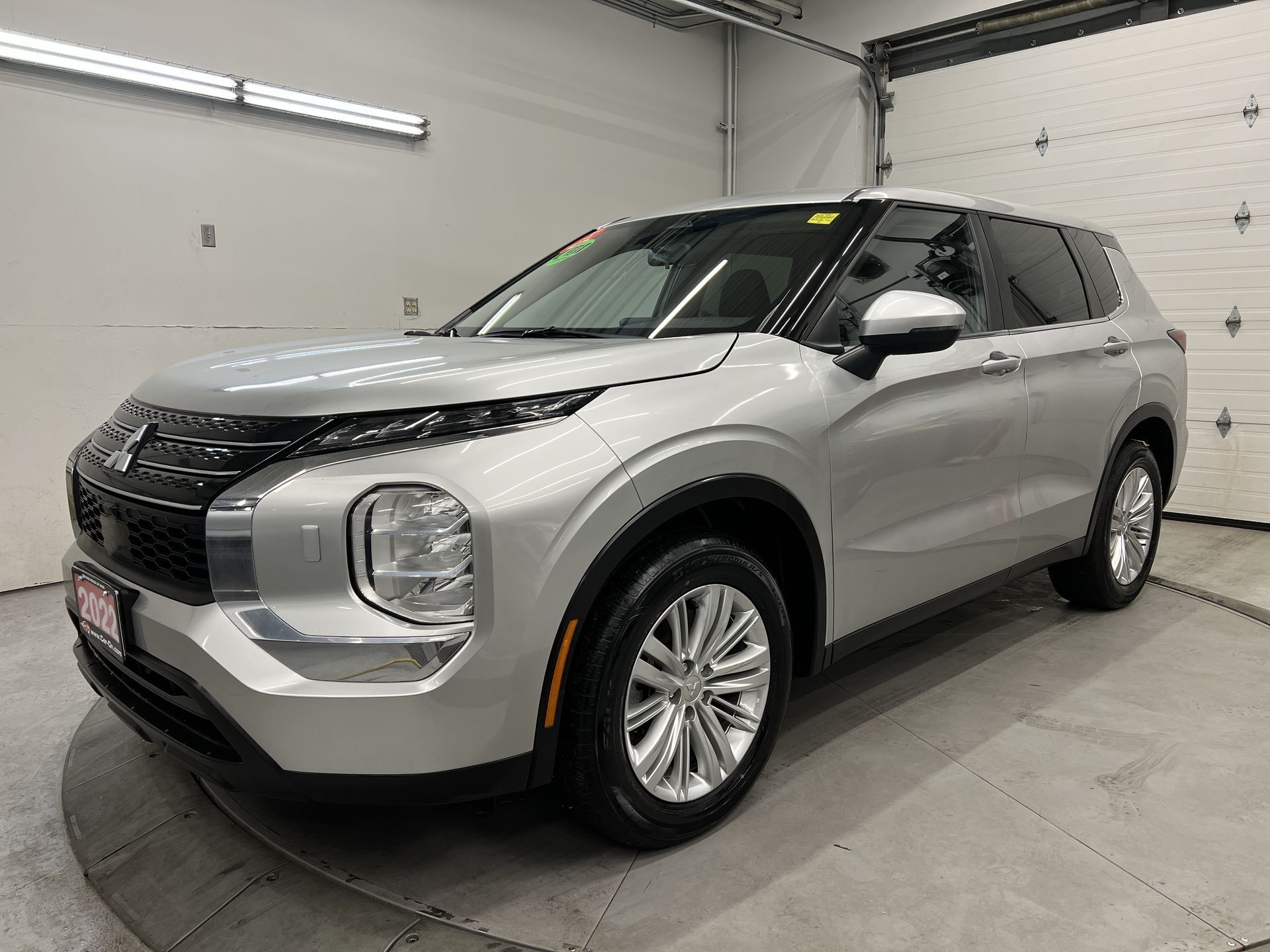 2022 Mitsubishi Outlander AWD | 7-PASS | BLIND SPOT | HEATED SEATS | CARPLAY