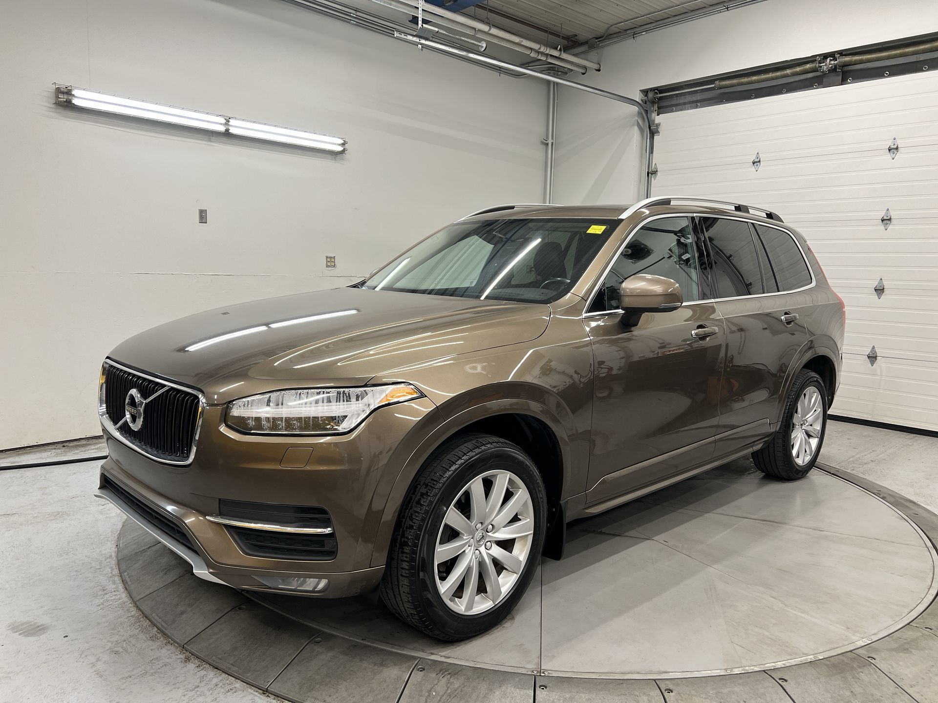 2017 Volvo XC90 T6 | 316HP! | 7-PASS | PANO ROOF | LEATHER | NAV