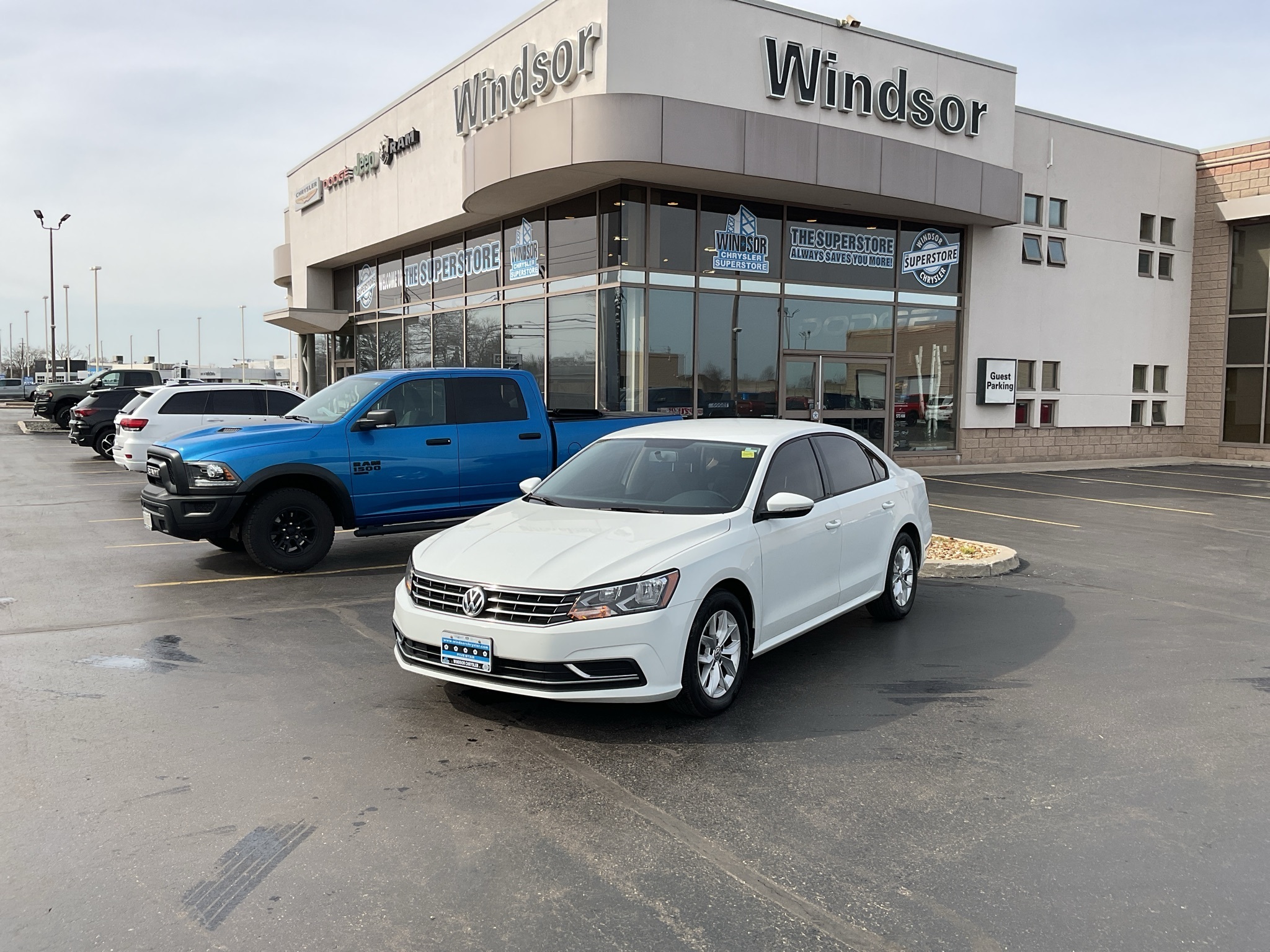 2018 Volkswagen Passat TRENDLINE PLUS -- ONLY 50,205 KM