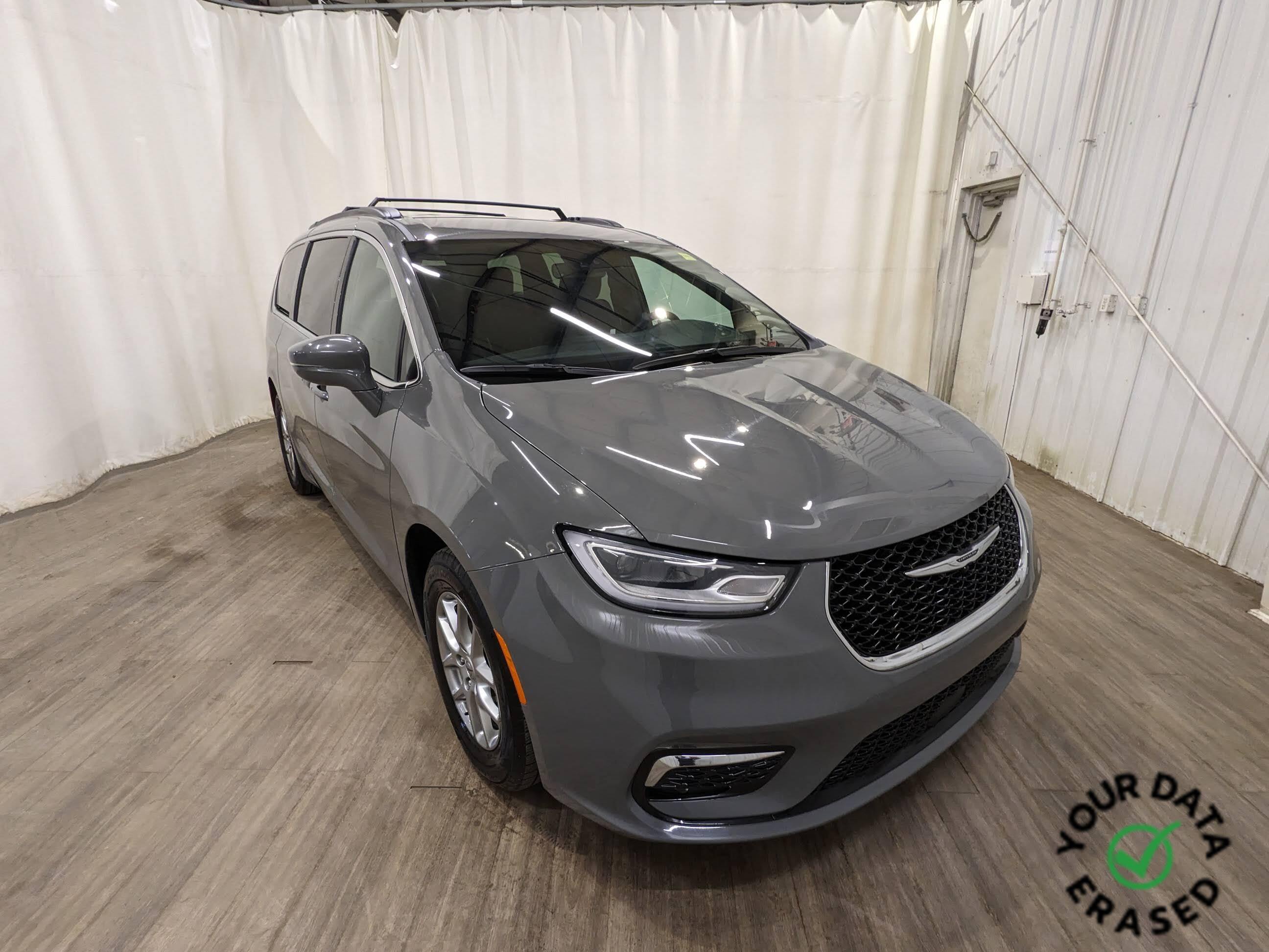 2022 Chrysler Pacifica Touring FWD | Compare to New @ $52690!