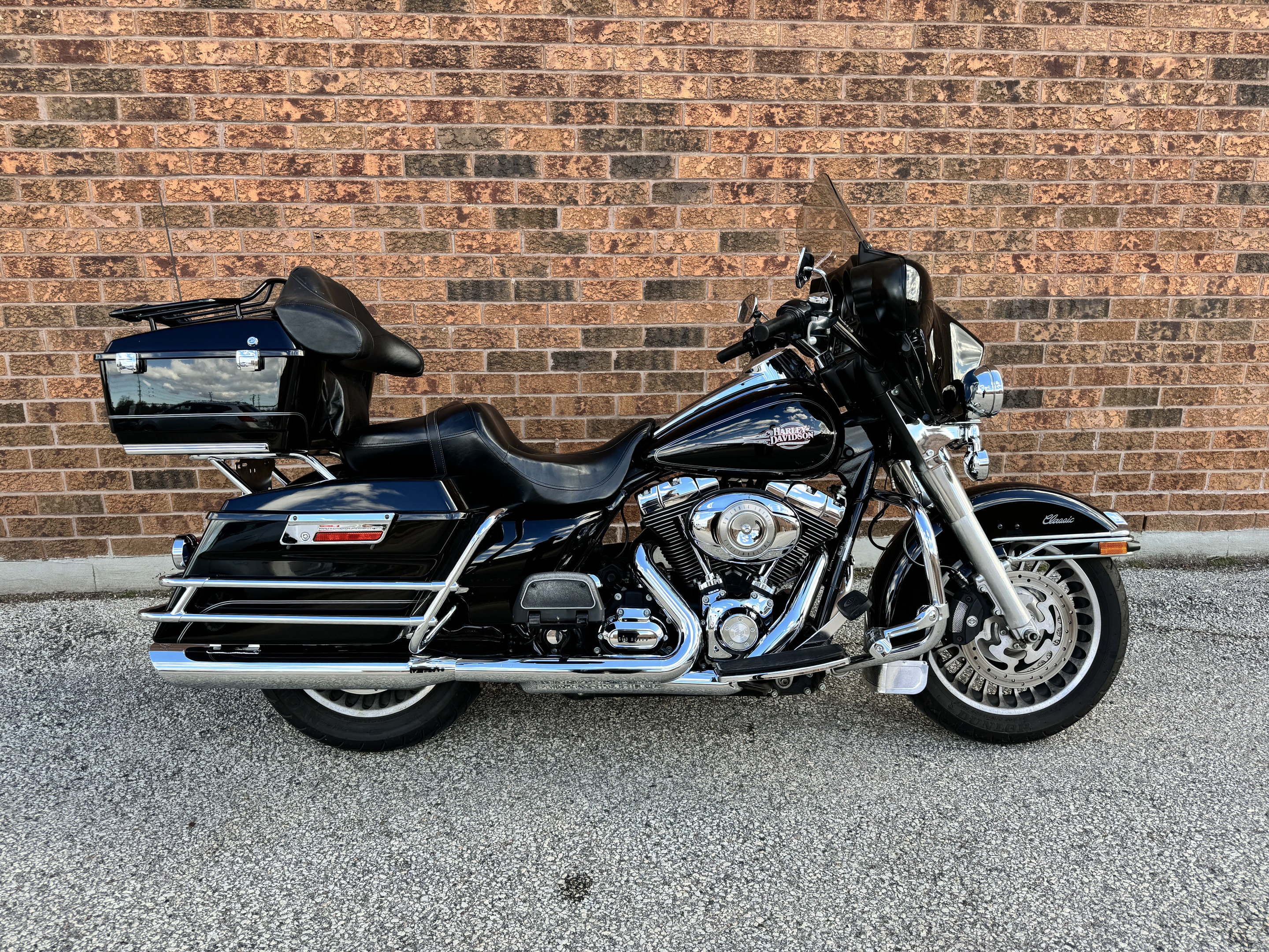 2010 Harley-Davidson Electra Glide Classic **VANCE & HINES PIPES** **LOW MILES**