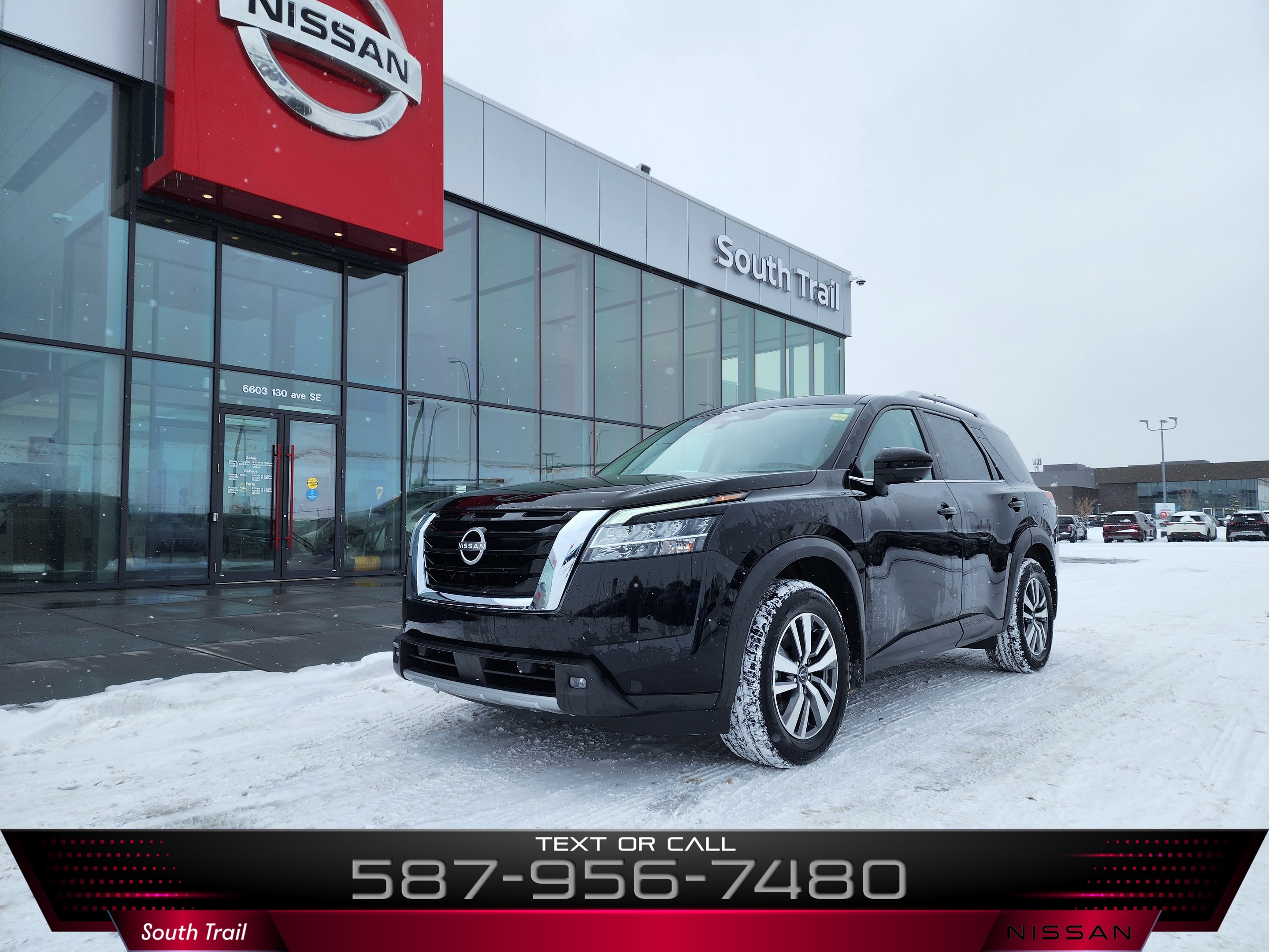 2023 Nissan Pathfinder SL 4WD *ACCIDENT FREE CARFAX* 2ND SET TIRES*