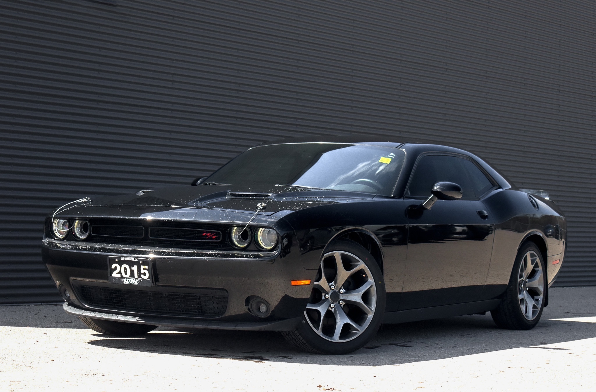 2015 Dodge Challenger SXT Plus or R/T Clean Carfax, Well Maintained, Sum