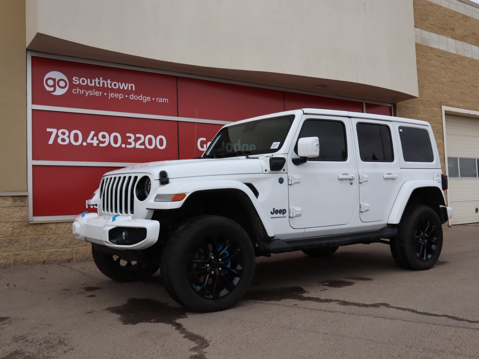 2023 Jeep Wrangler 4xe HIGH ALTITUDE 4XE IN BRIGHT WHITE EQUIPPED WITH A 