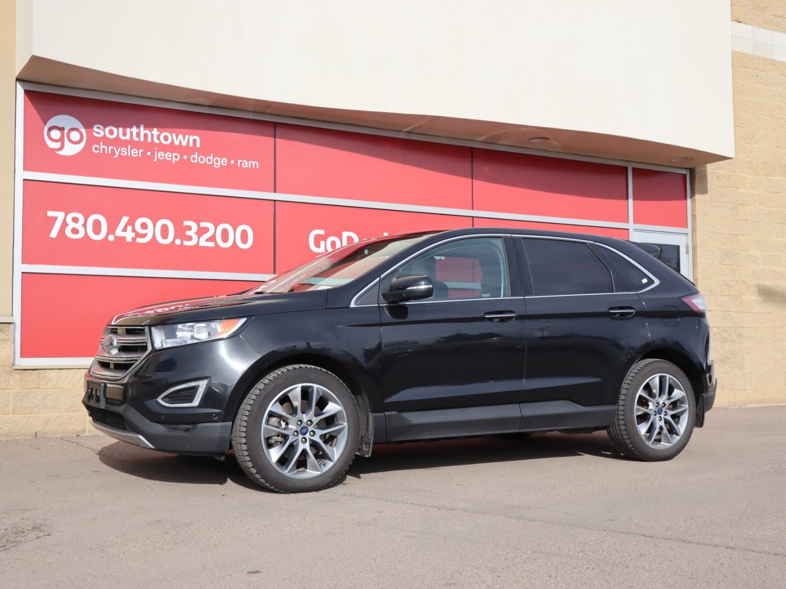 2015 Ford Edge TITANIUM IN TUXEDO BLACK EQUIPPED WITH A 3.5L V6 ,