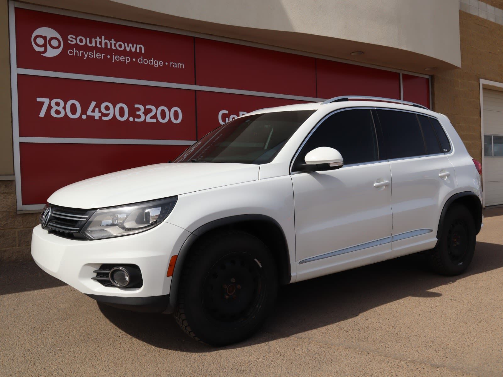 2017 Volkswagen Tiguan  HIGHLINE IN WHITE EQUIPPED WITH A 240HP 2.0L TURB