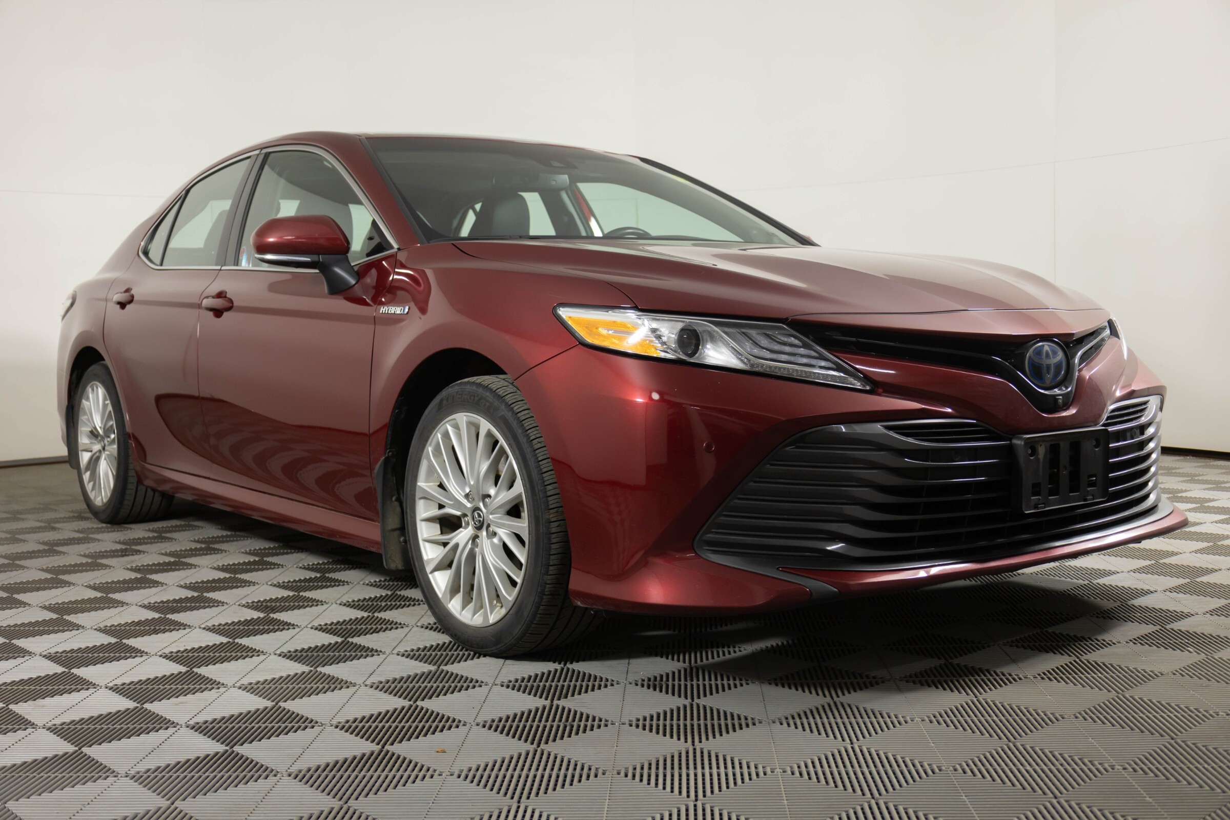 2019 Toyota Camry Hybrid XLE * NAV PWR ROOF PANO VIEW MONITOR JBL AUDIO