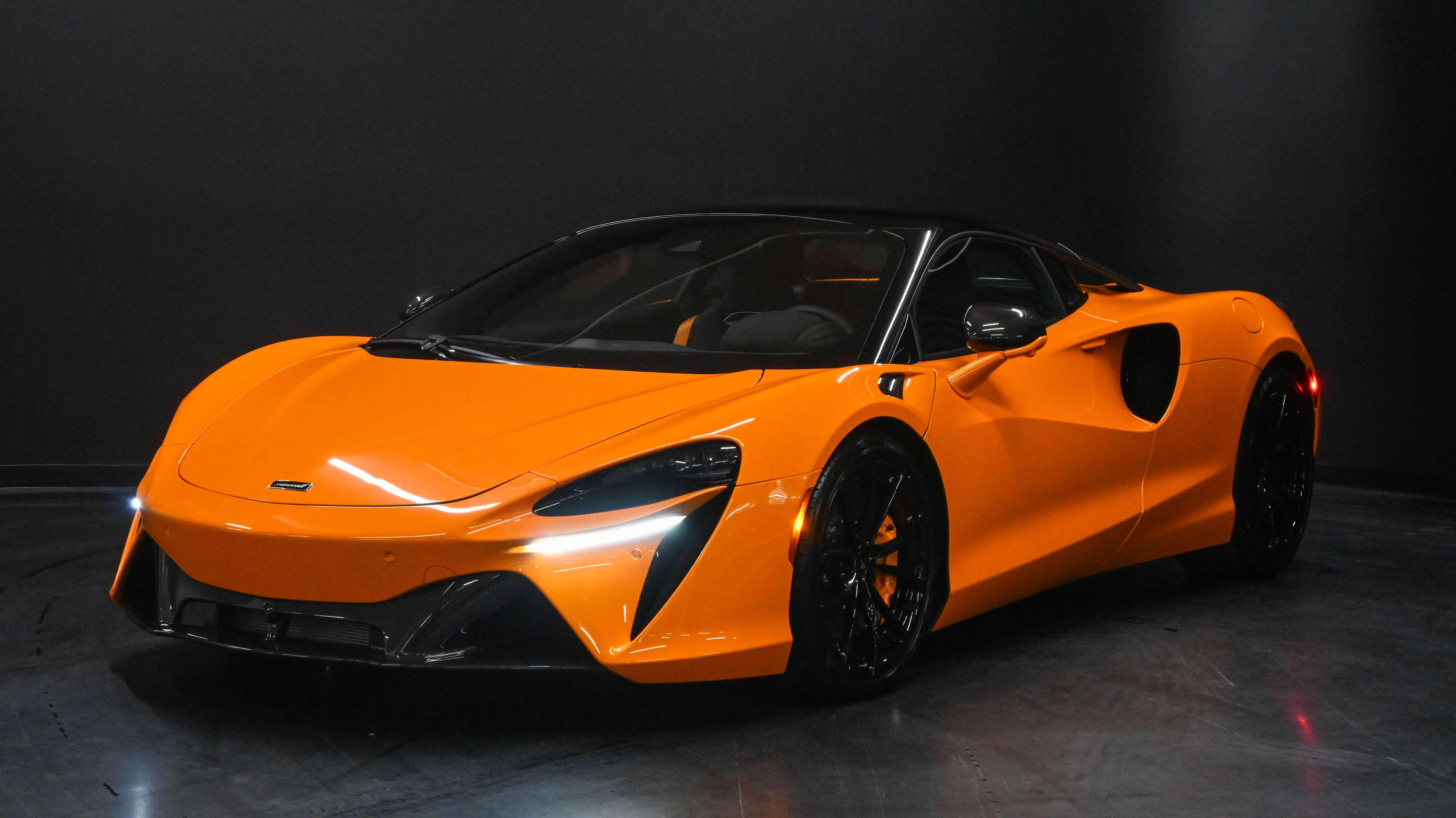 2024 McLaren Artura Performance Coupe - Owner's Demo
