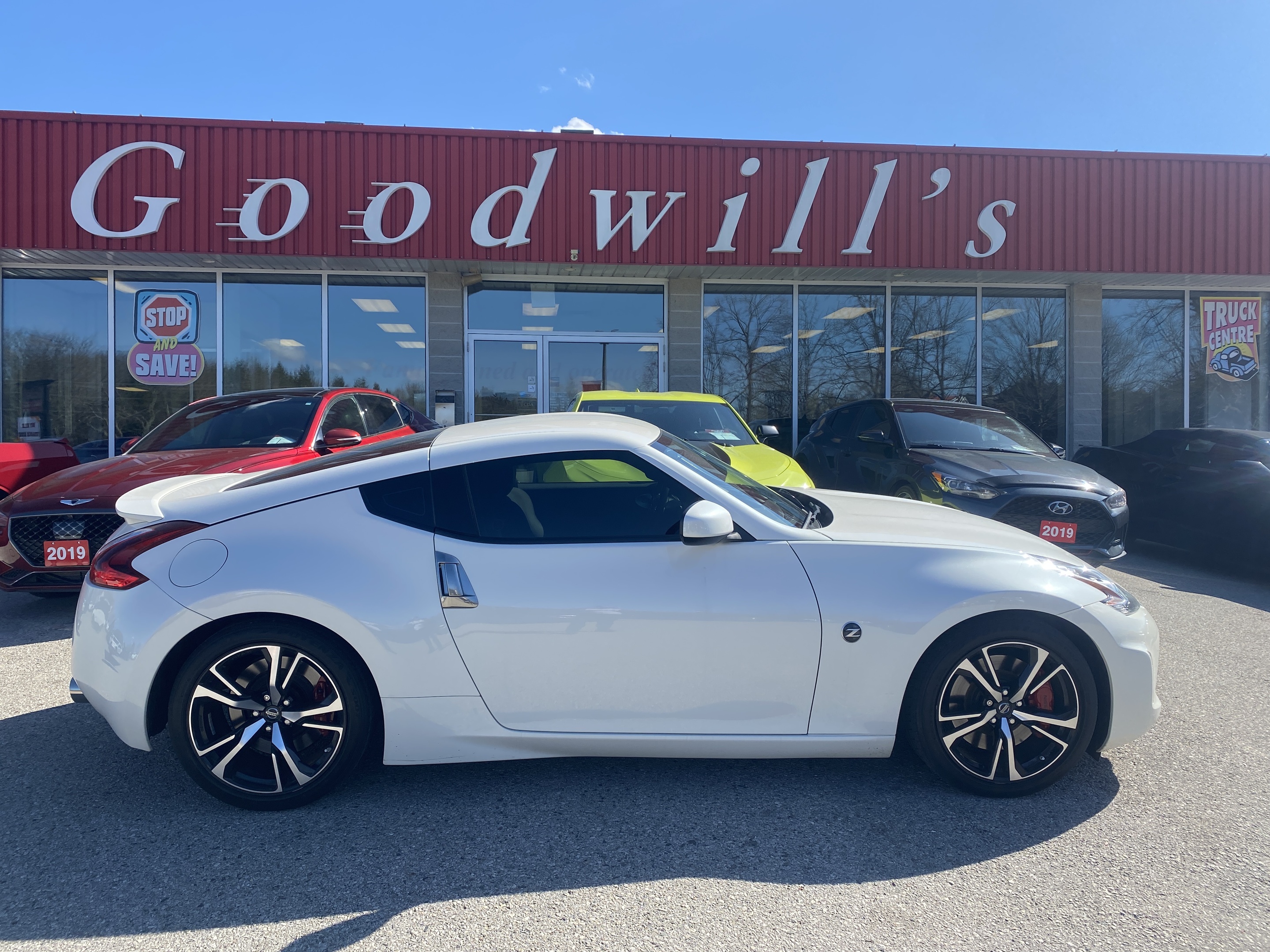 2019 Nissan 370Z 6 SPEED MANUAL, CLEAN CARFAX, 44 000 KMS!